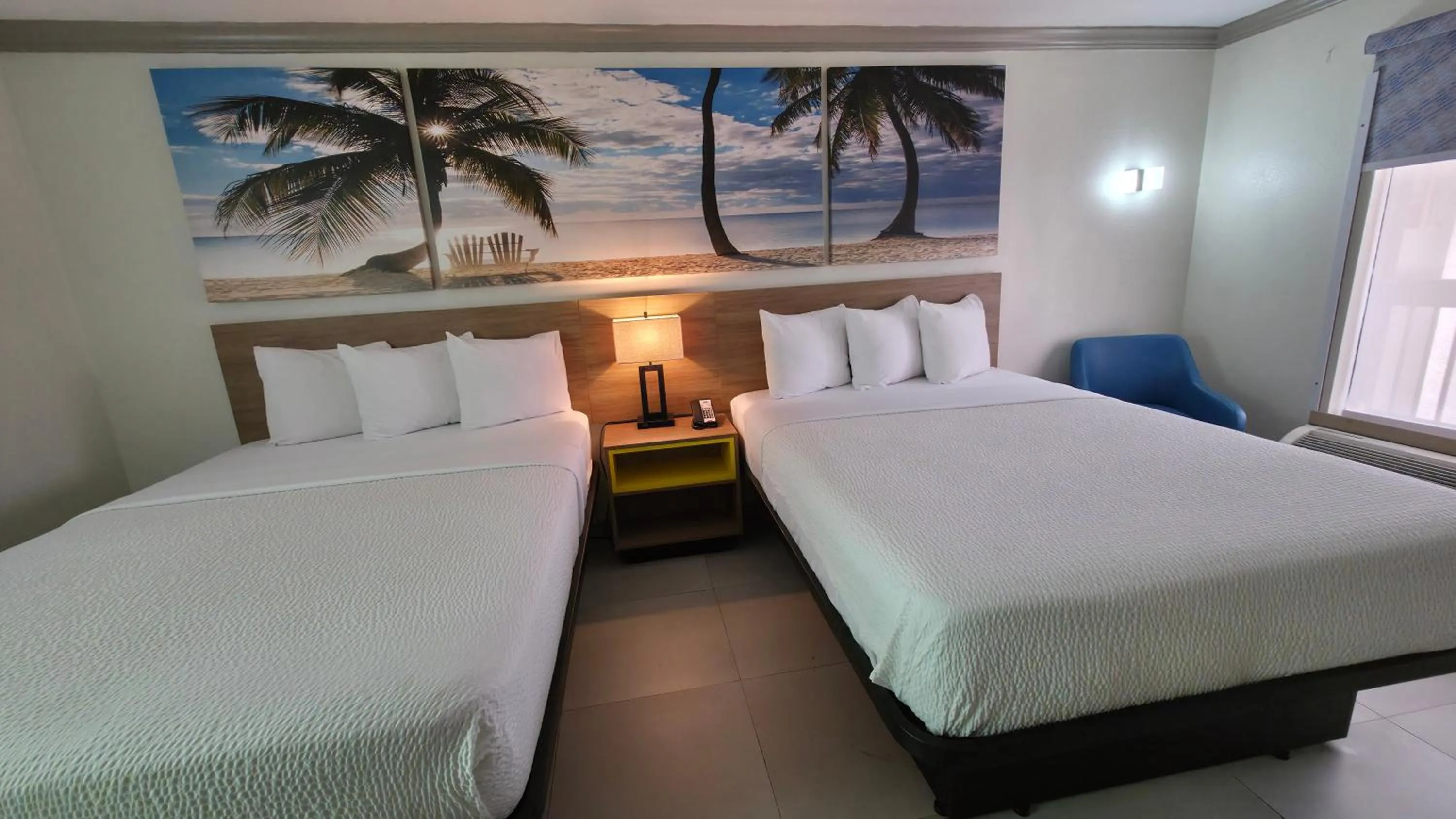 Bed in Days Inn by Wyndham Florida City