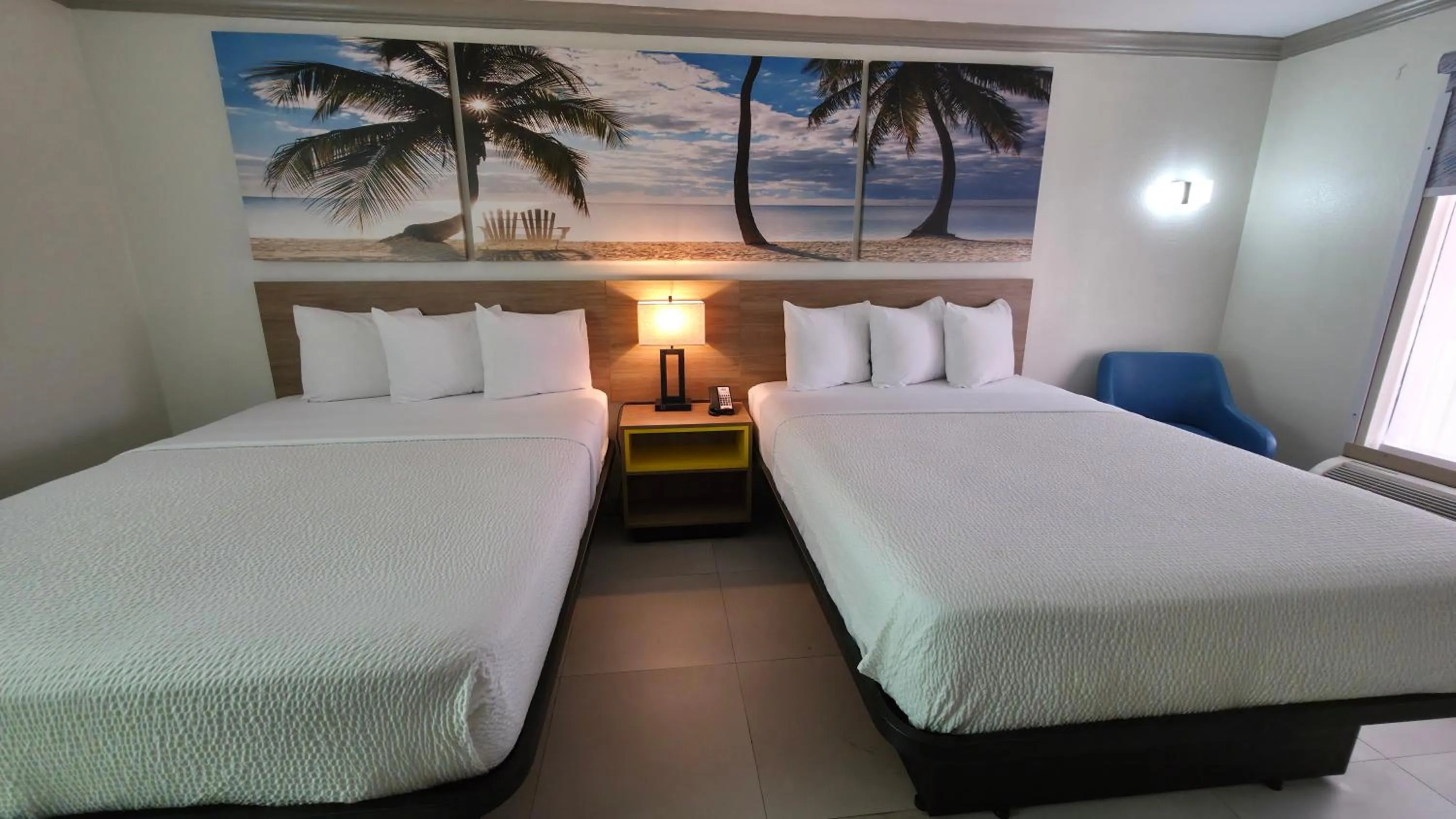 Bed in Days Inn by Wyndham Florida City