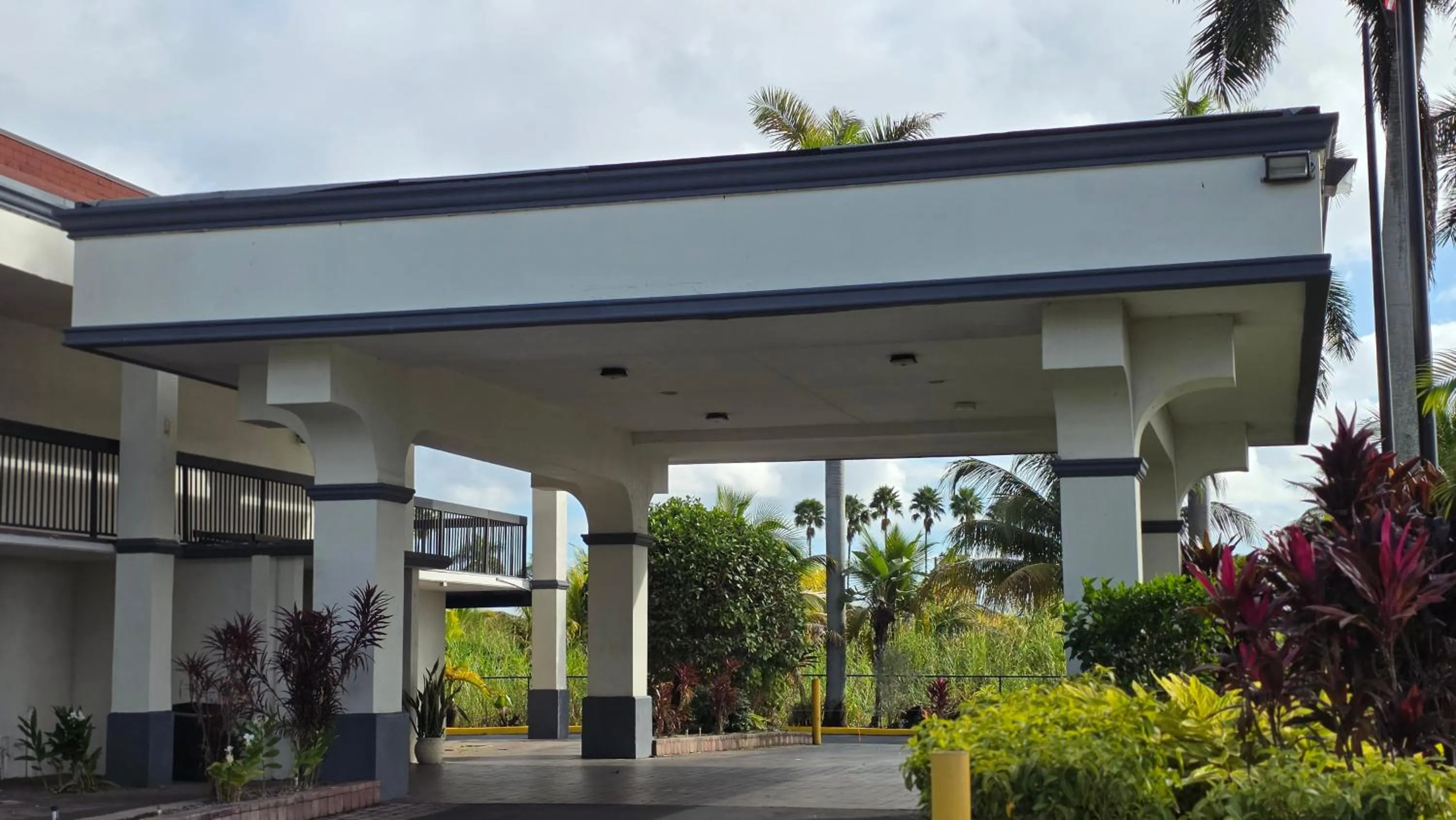 Property building in Days Inn by Wyndham Florida City