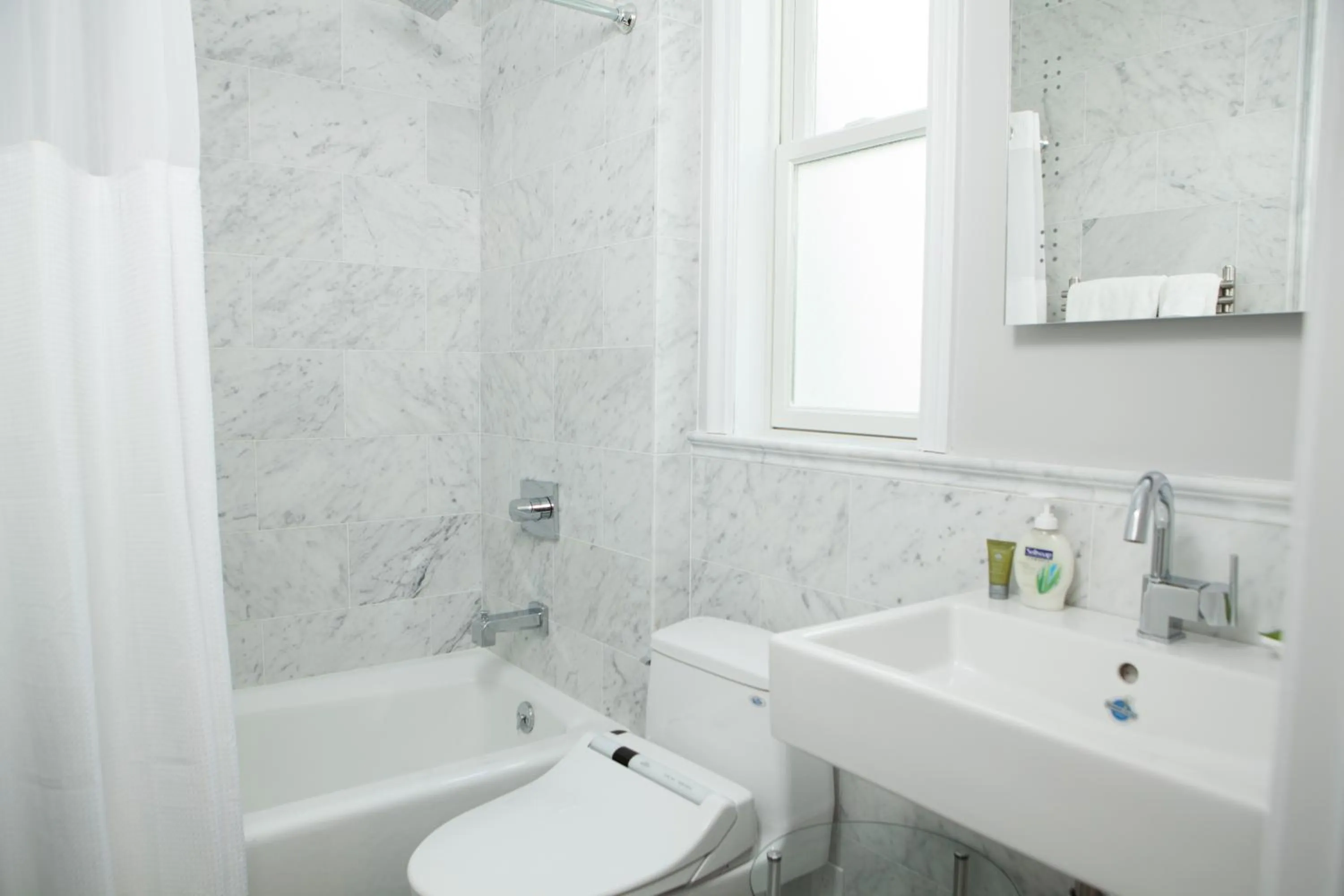 Shower in The Monte Cristo