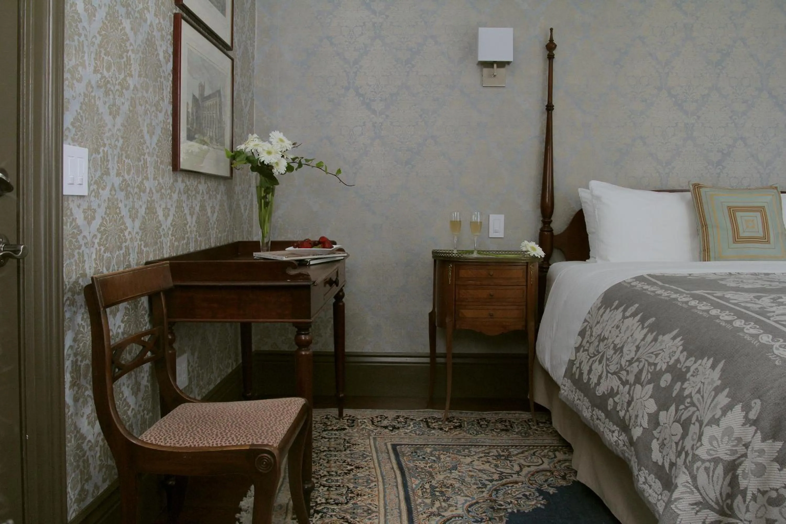 Decorative detail, Bed in The Monte Cristo