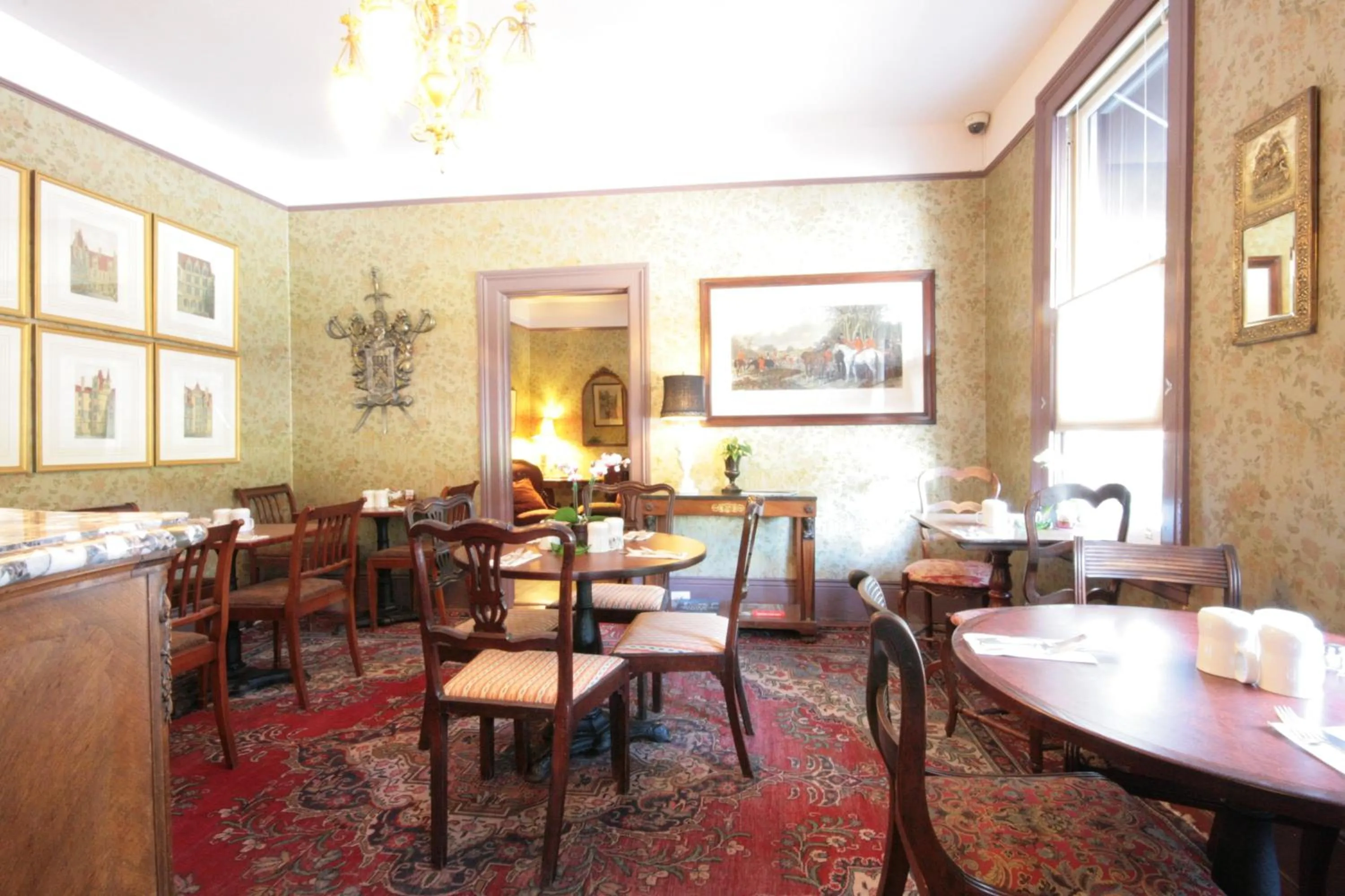 Restaurant/places to eat in The Monte Cristo