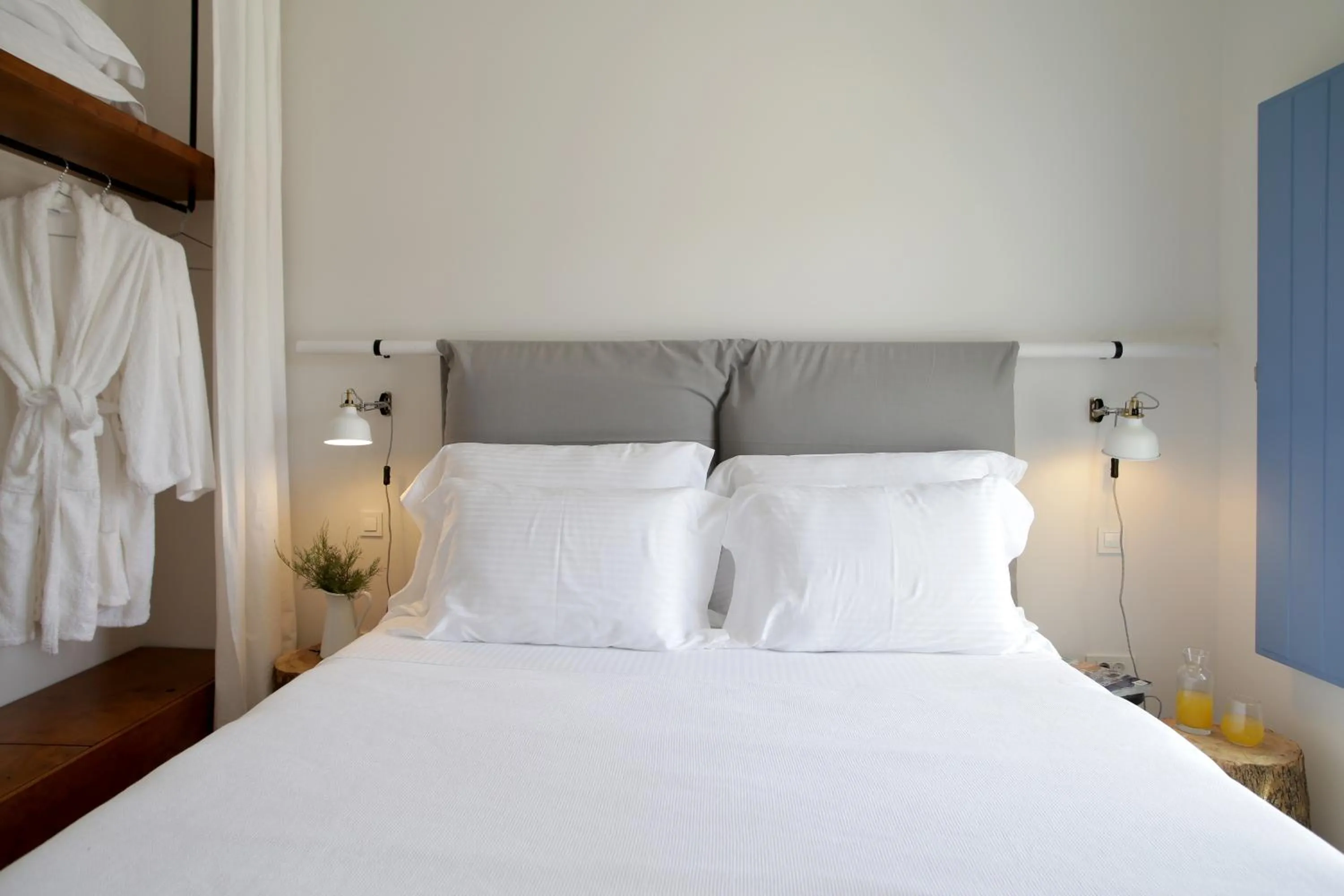 Bedroom, Bed in Vino Houses Santorini