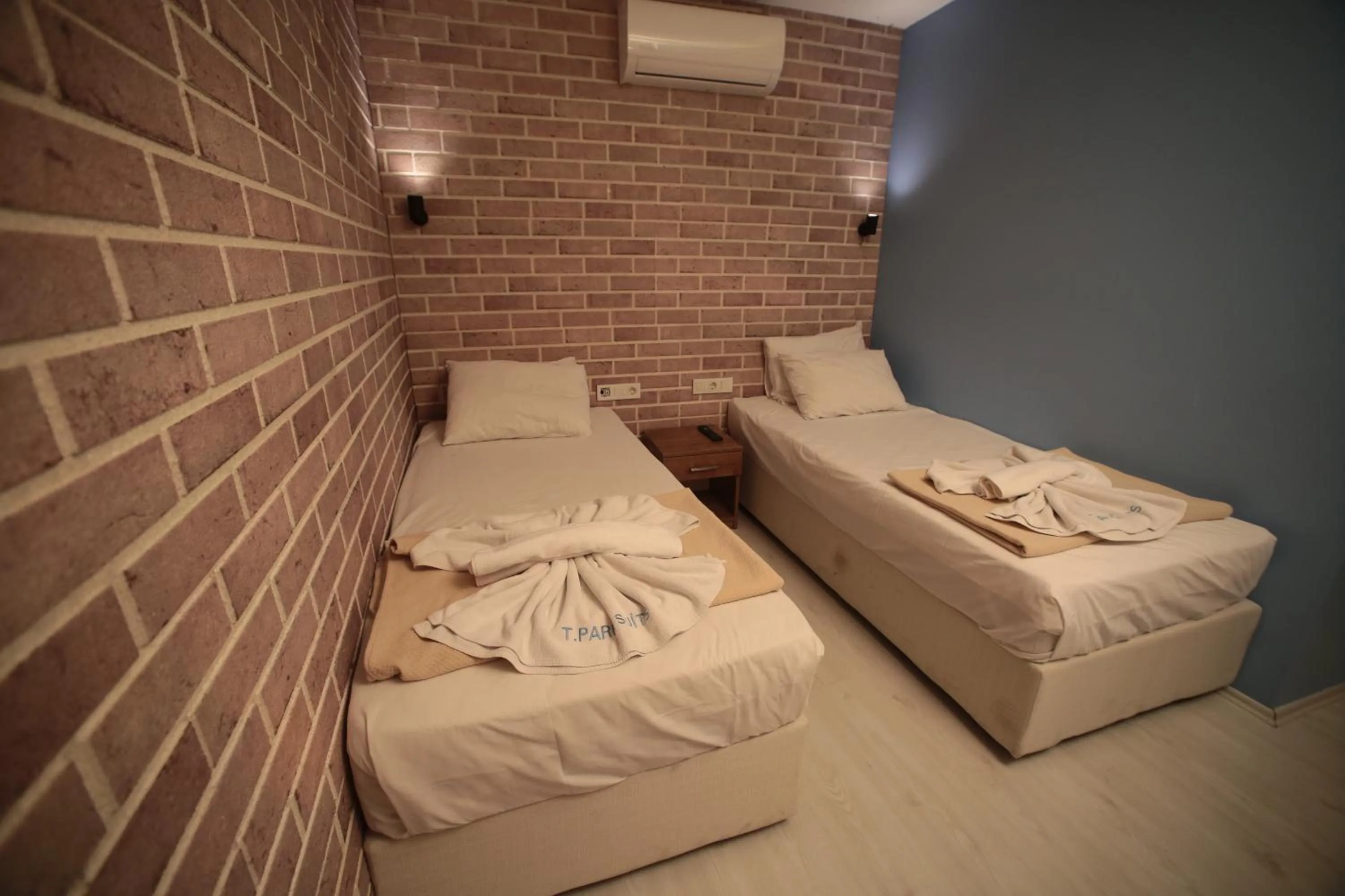 Photo of the whole room, Bed in Taksim Park