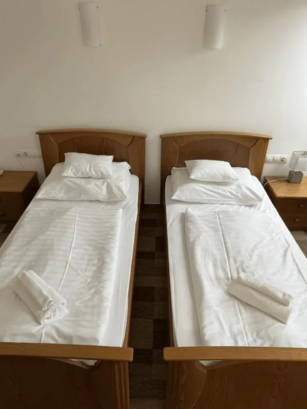 Bed in M1 Szekér Csárda Hotel és Étterem