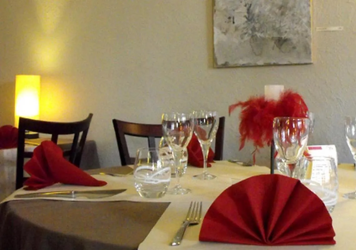 Restaurant/places to eat in Logis Hôtel Restaurant Les Capucins