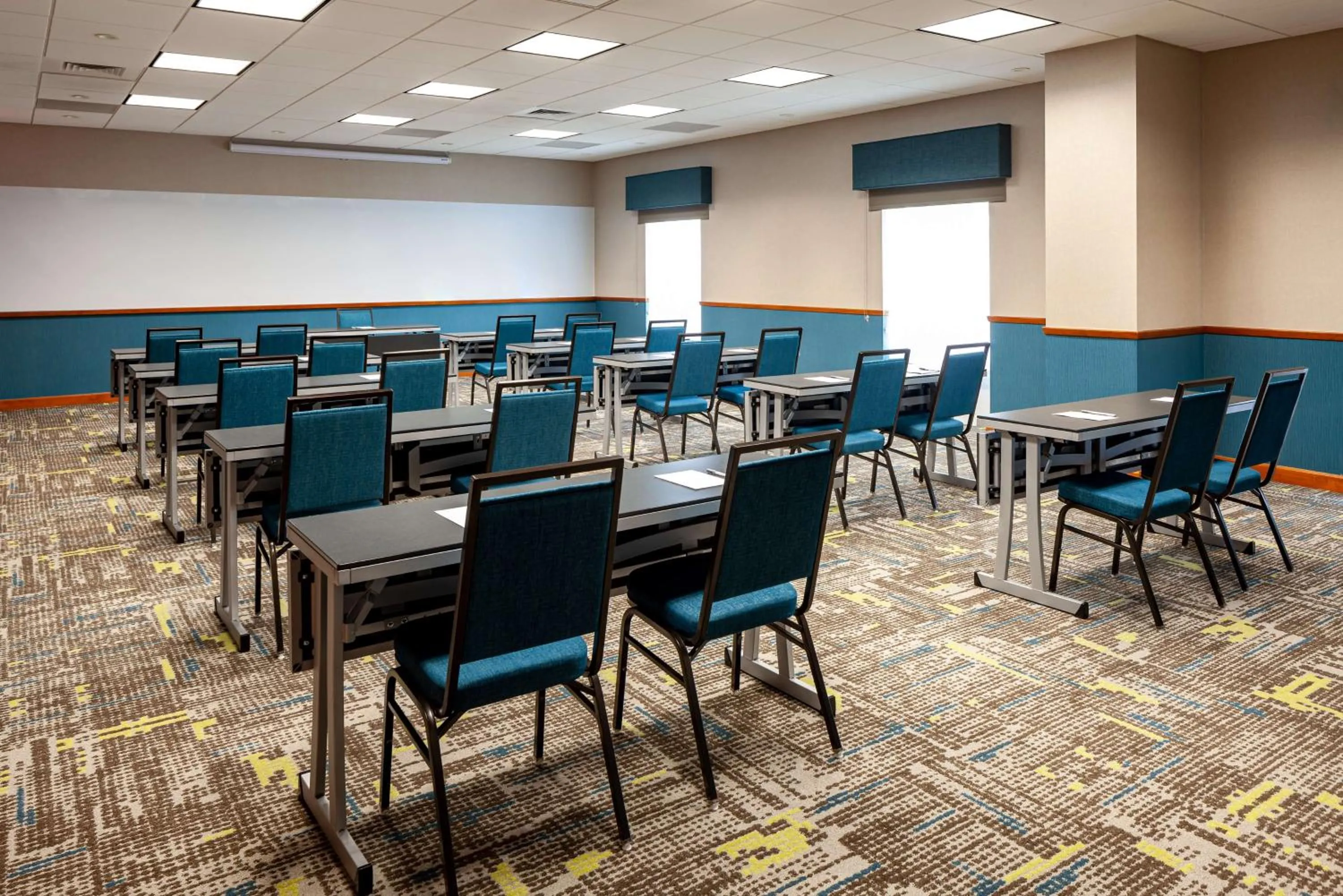 Meeting/conference room in Hampton Inn & Suites St. Louis at Forest Park
