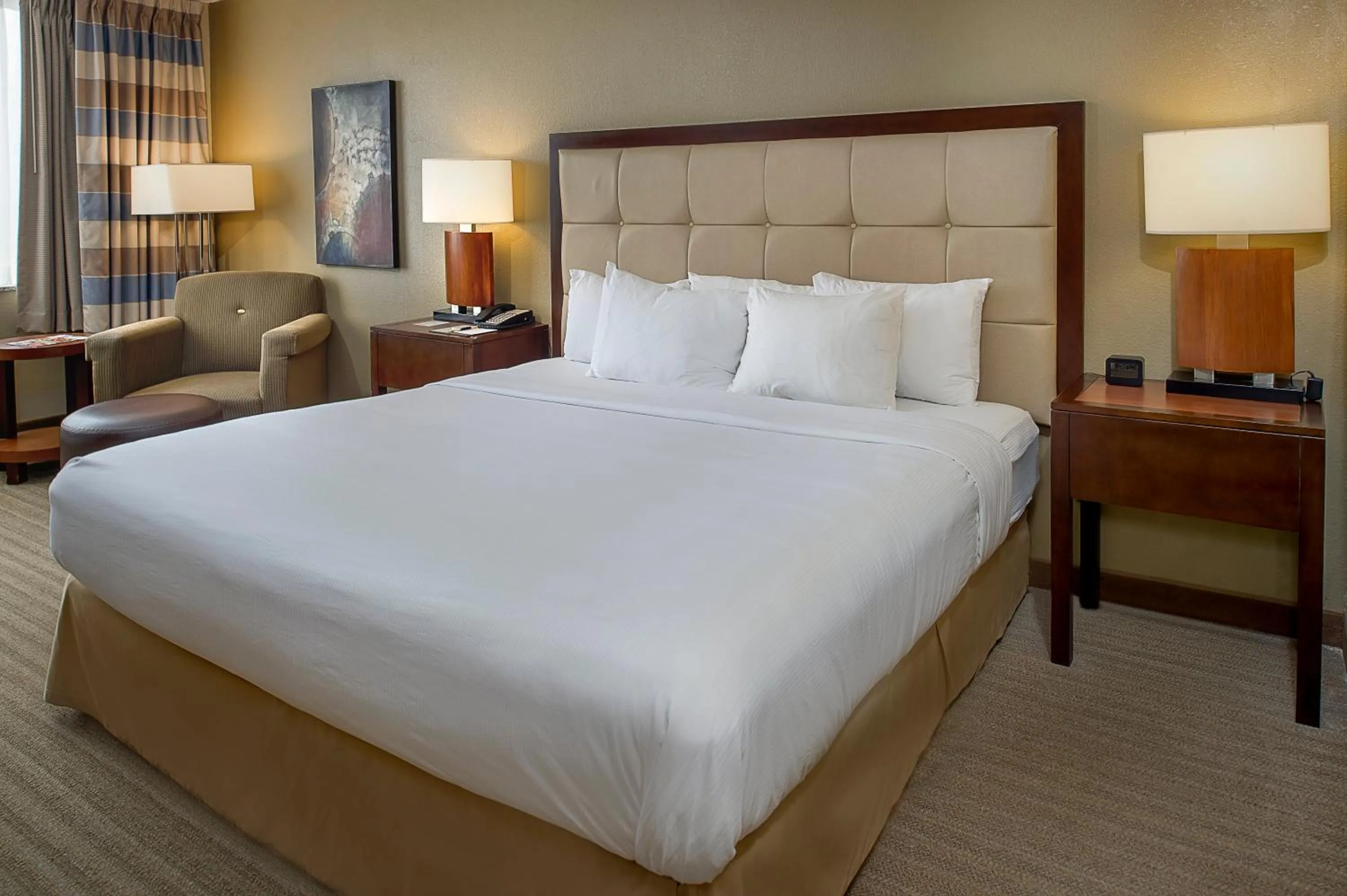 Bed in DoubleTree by Hilton St. Louis at Westport