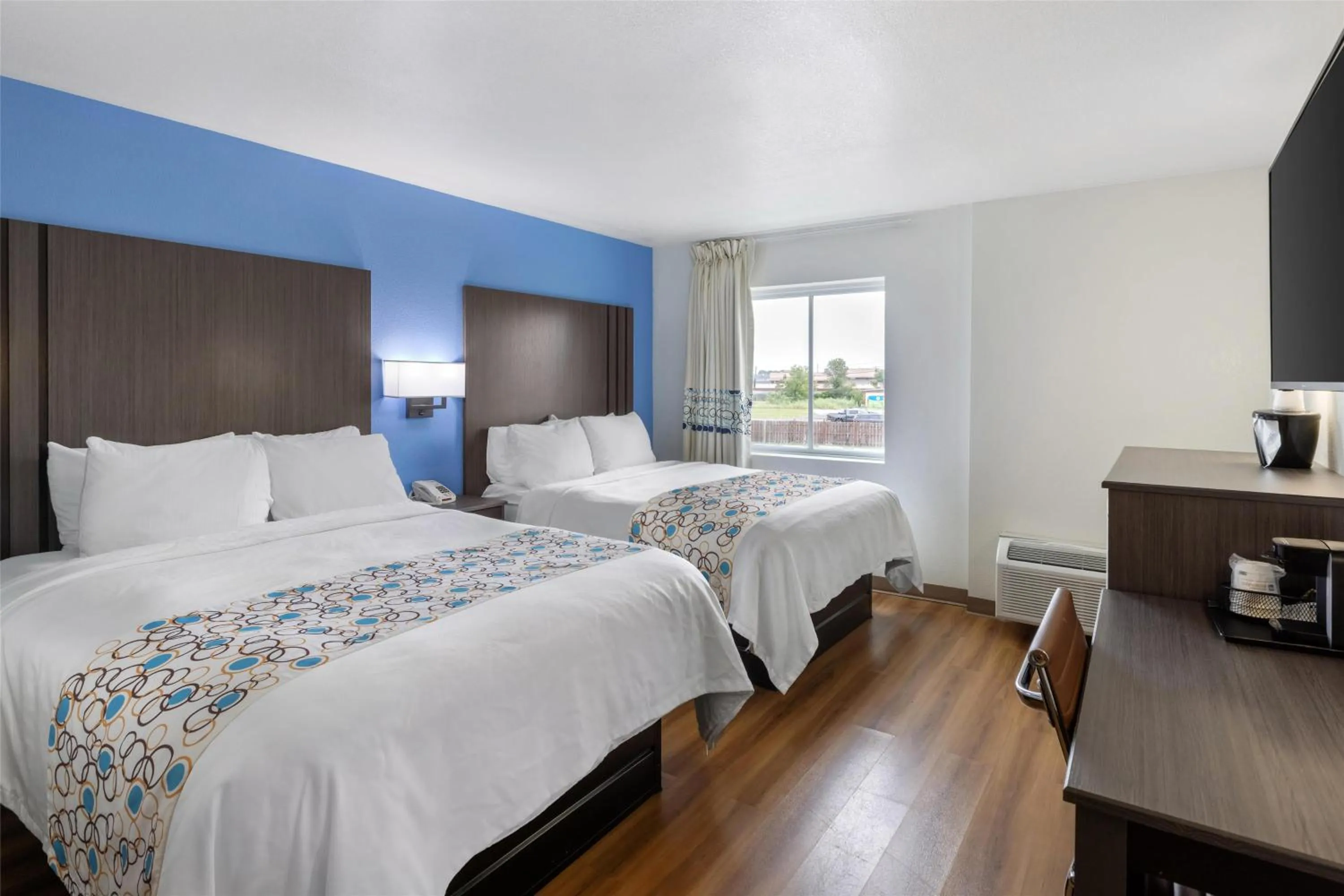Bedroom, Bed in SureStay Plus Hotel by Best Western Niagara Falls East