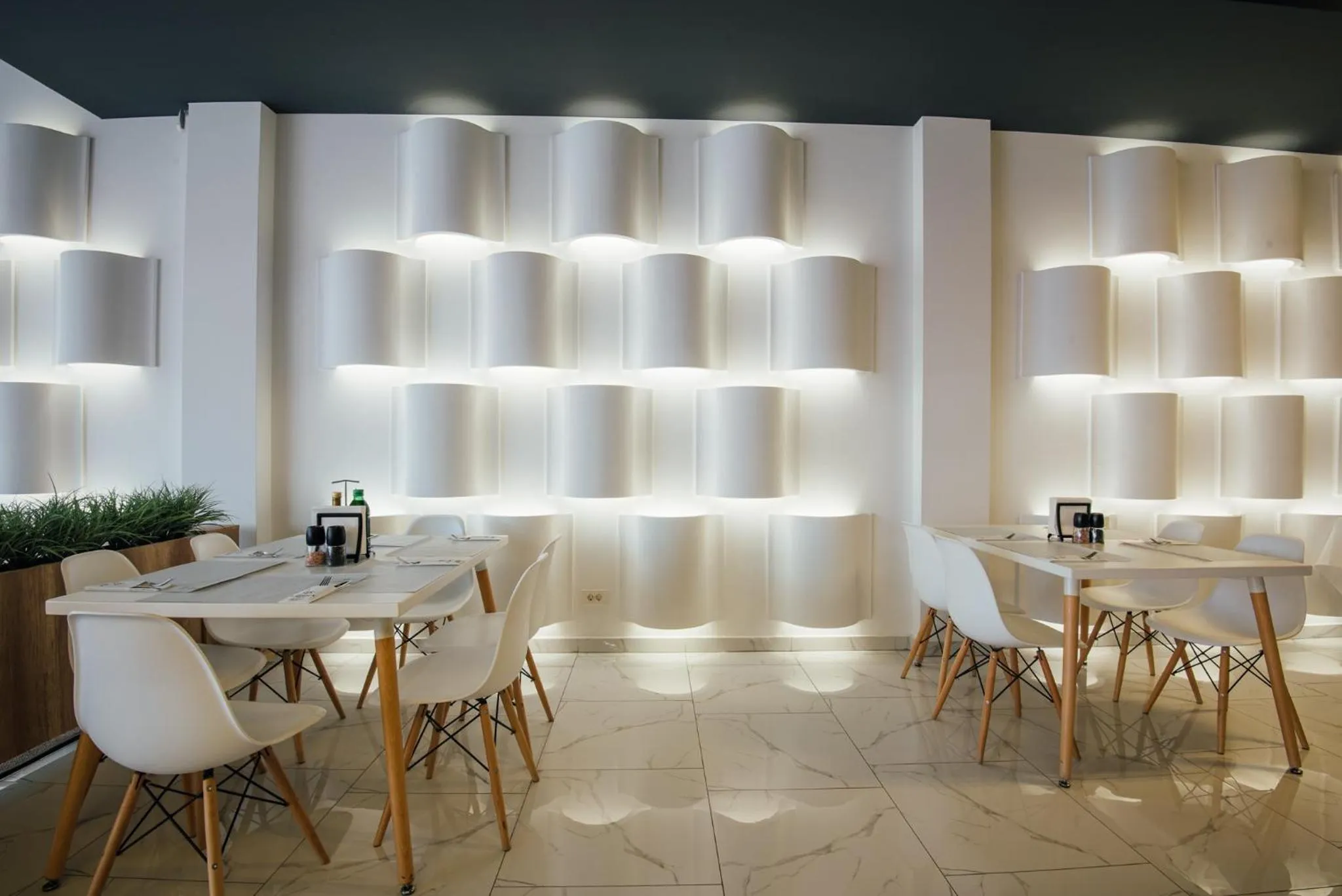 Restaurant/places to eat in Fabesca Boutique Hotel & SPA