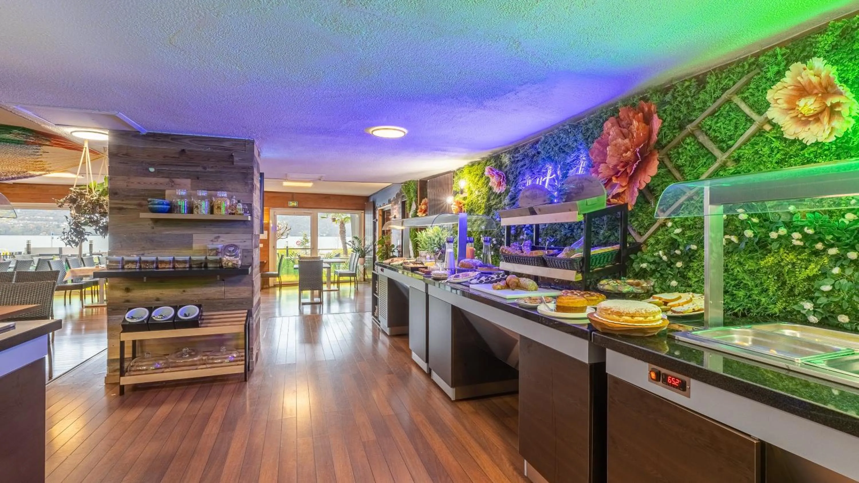 Breakfast in Hôtel du Poète