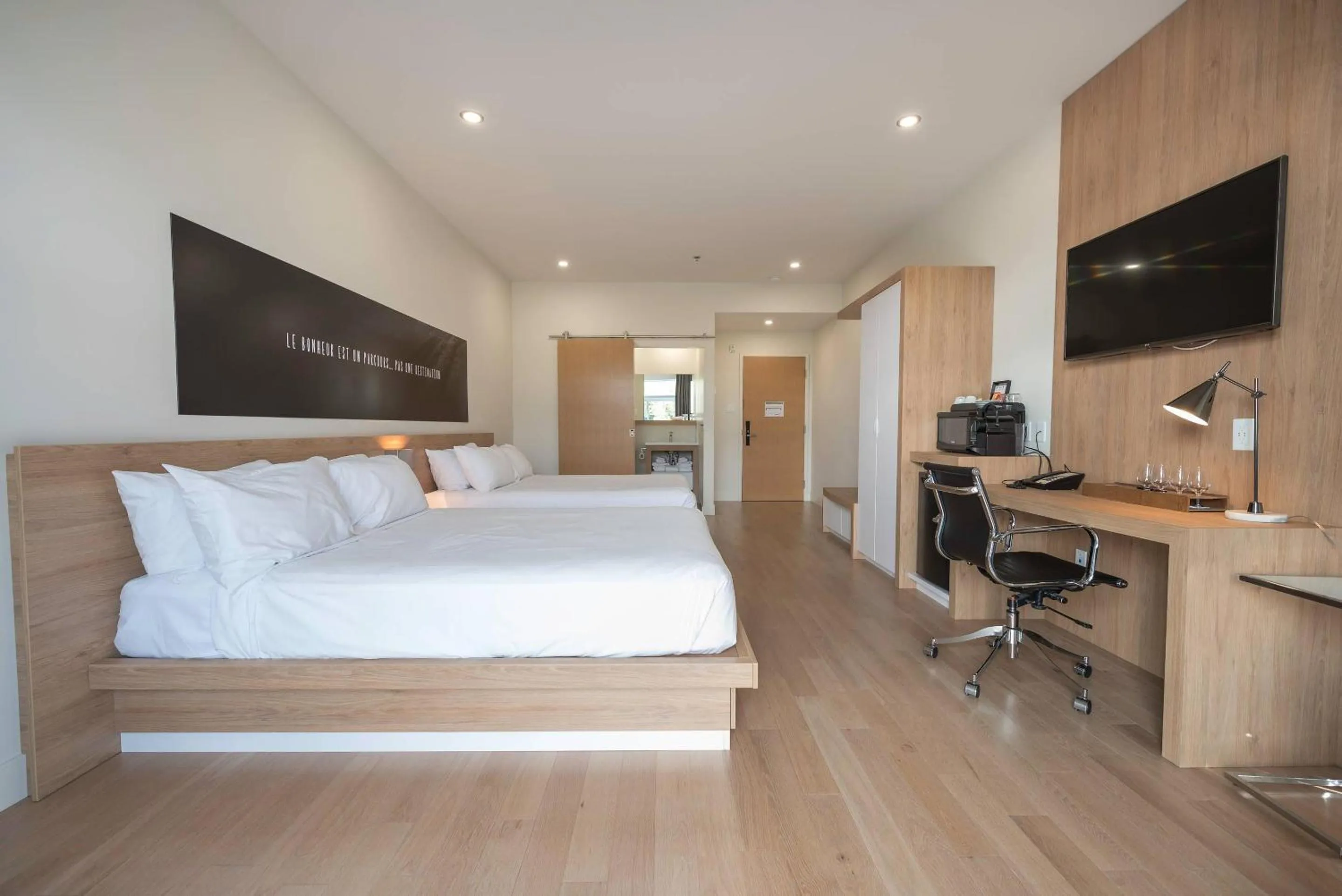 Bedroom, Bed in Hotel du Domaine, an Ascend Collection Hotel