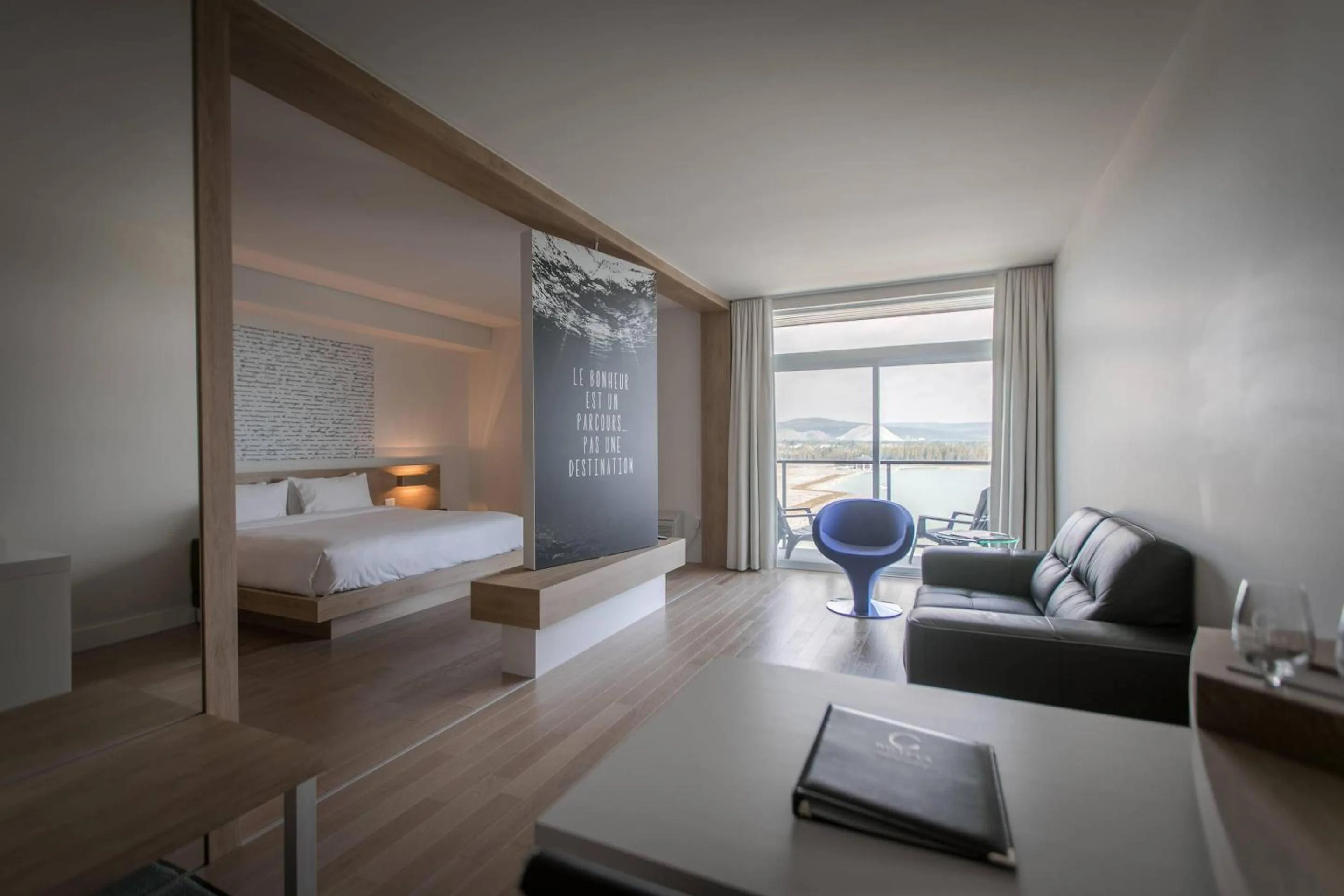 Bedroom, Bed in Hotel du Domaine, an Ascend Collection Hotel