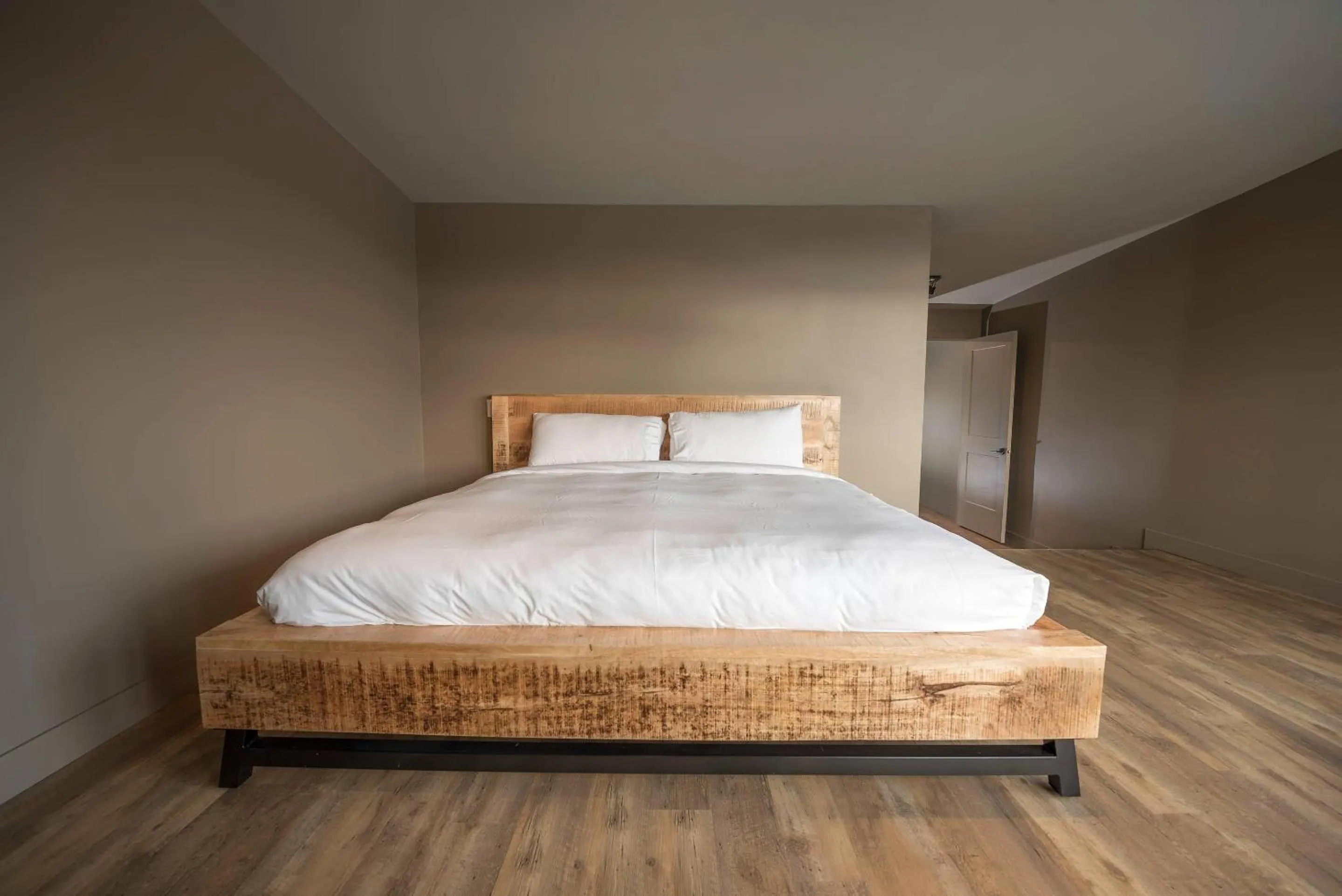 Bedroom, Bed in Hotel du Domaine, an Ascend Collection Hotel