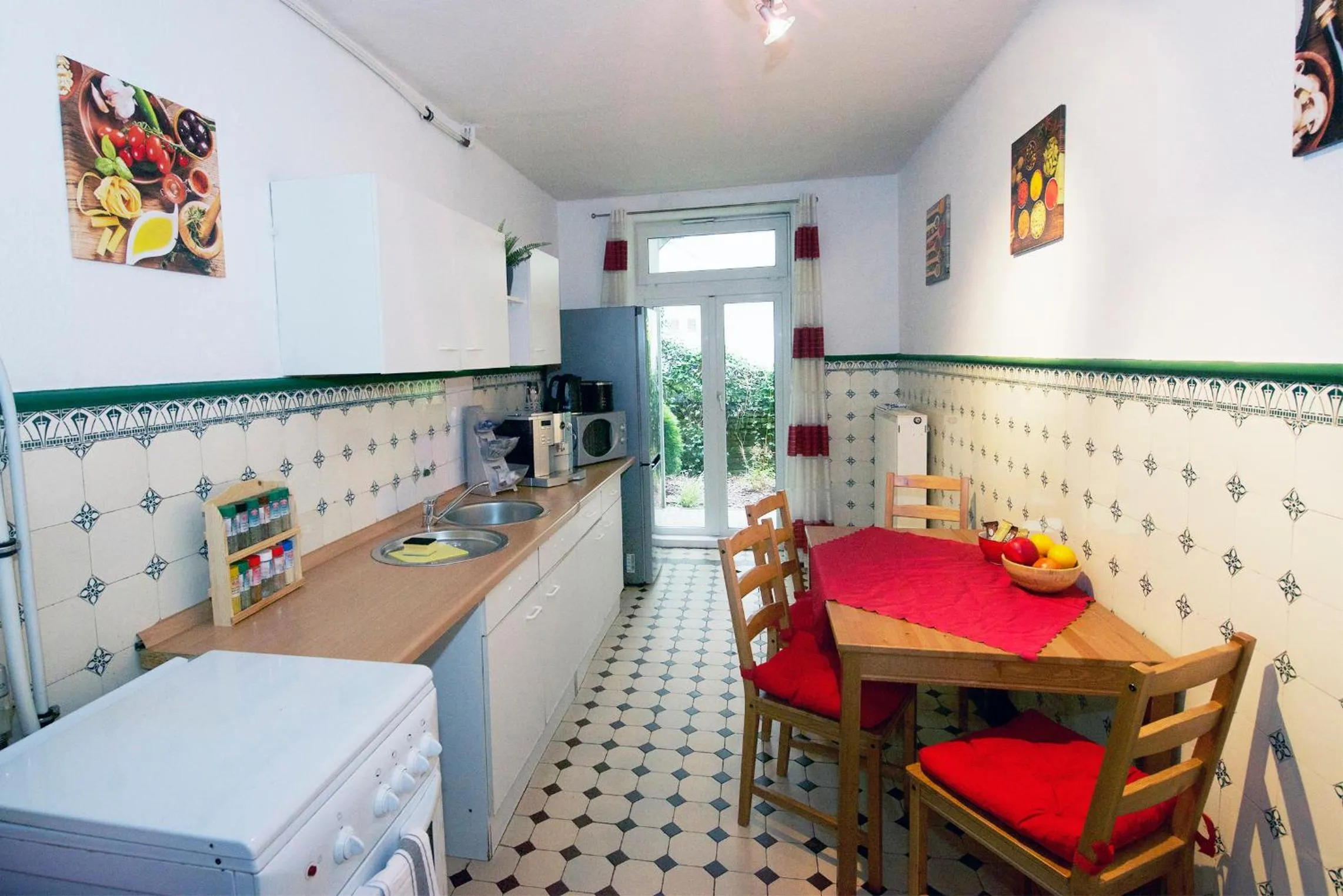 Communal kitchen in Basement Rotherbaum