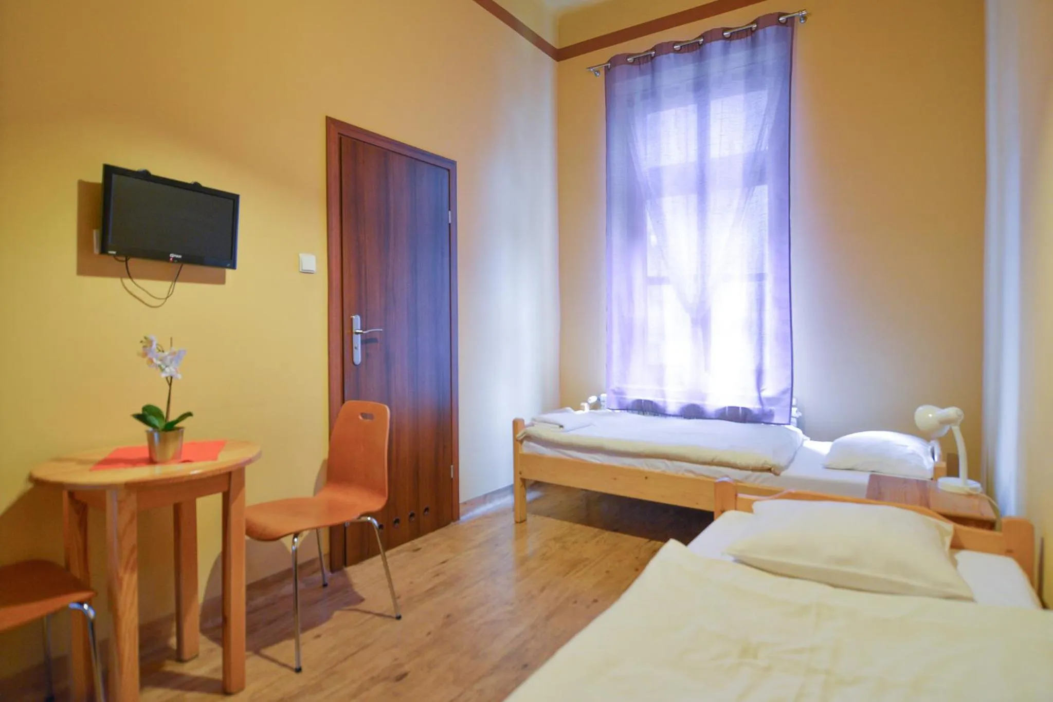 Bed in Dom Turysty PTTK w Bielsku - Białej