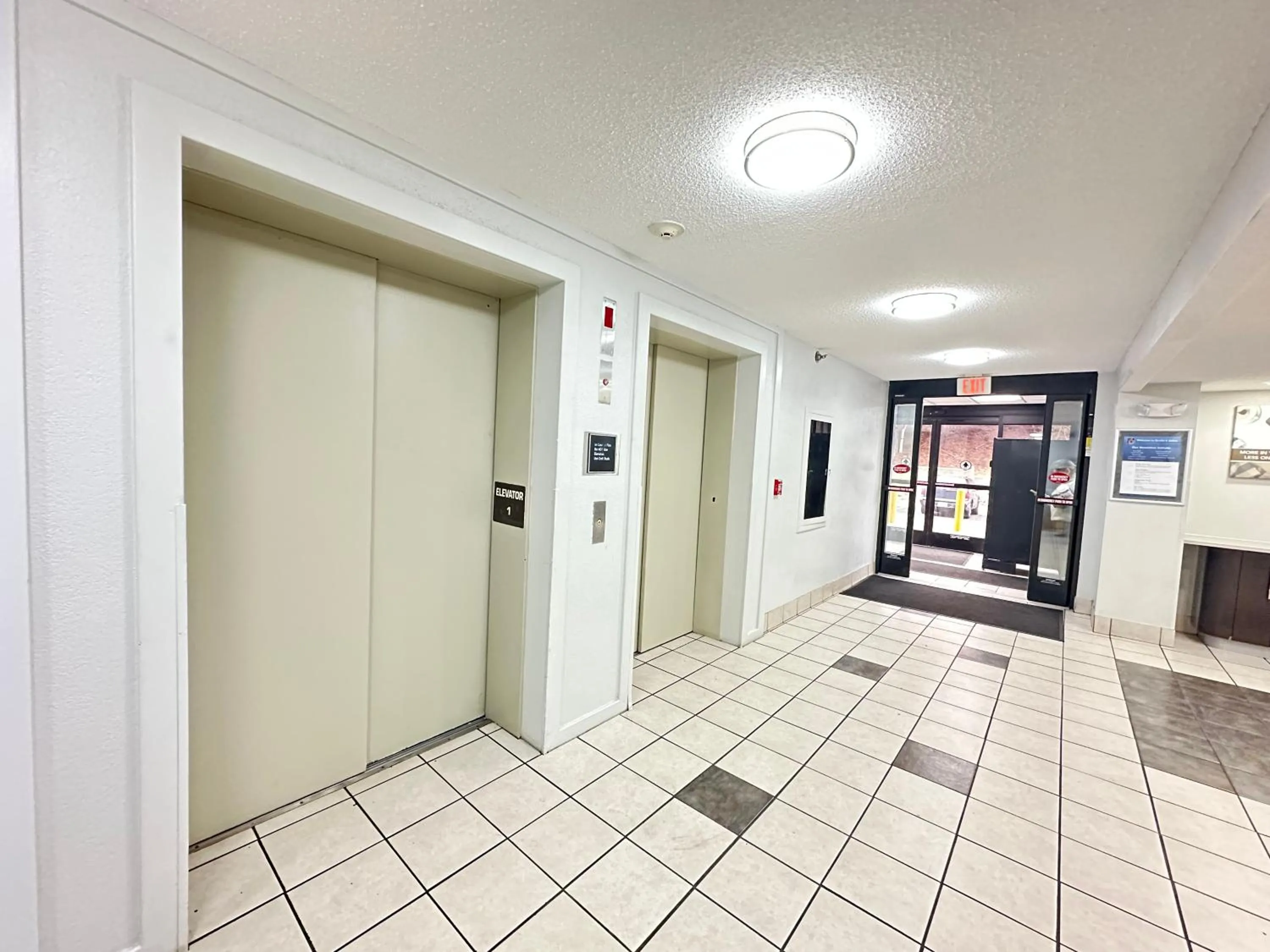 Facade/entrance in Motel 6-Springfield, DC - Washington Southwest