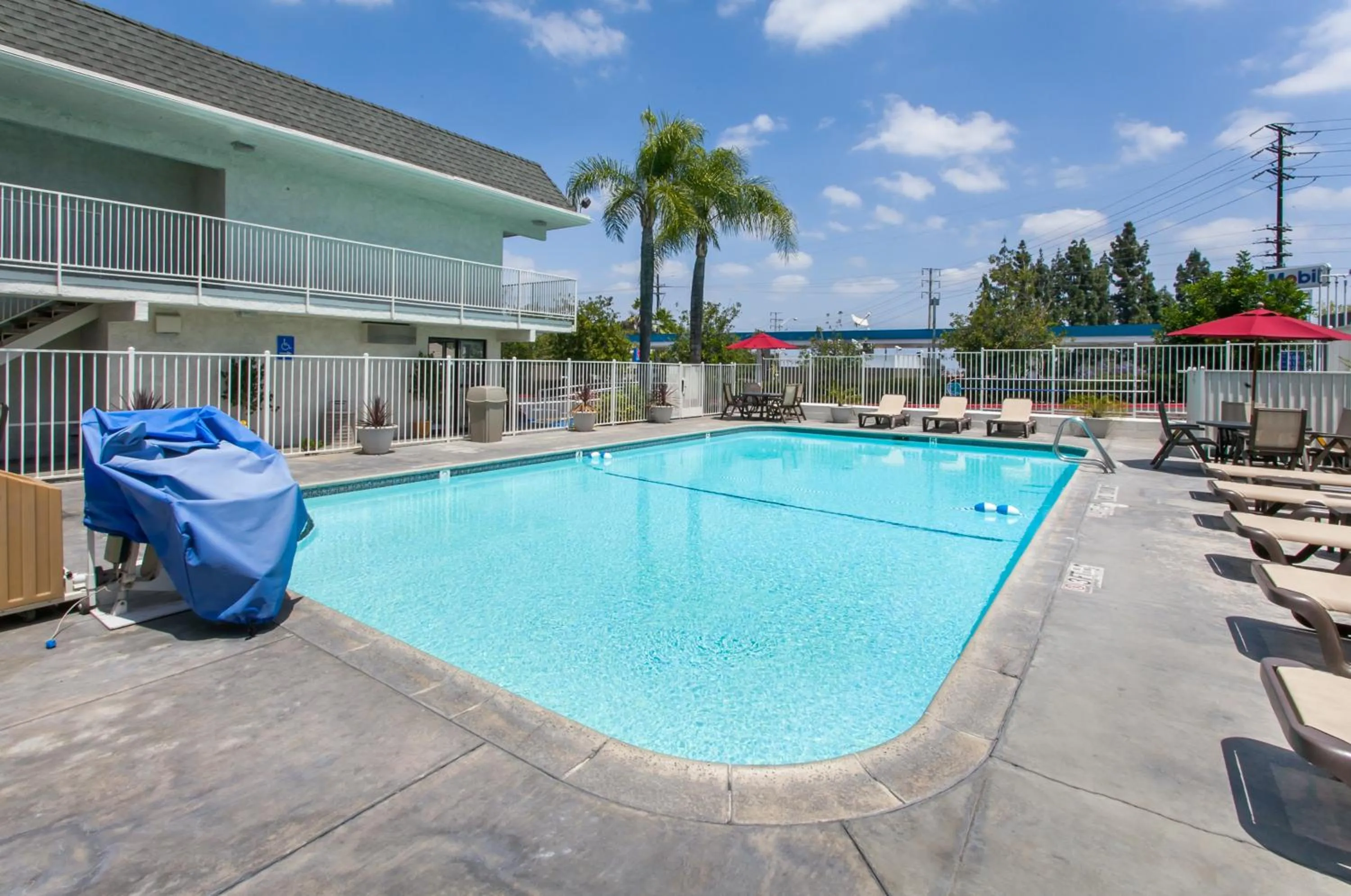Property building in Motel 6-Rosemead, CA - Los Angeles