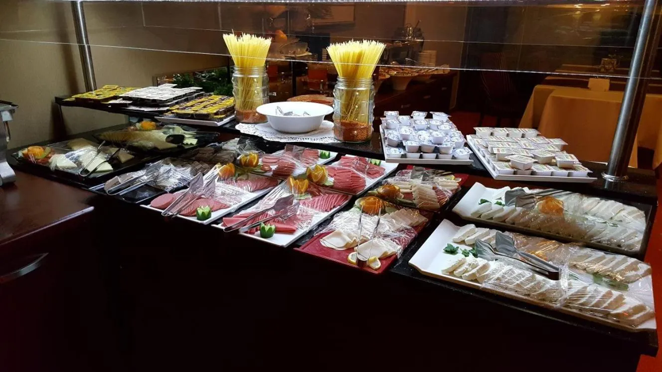 Breakfast in Ulasan Hotel Caravan Camping