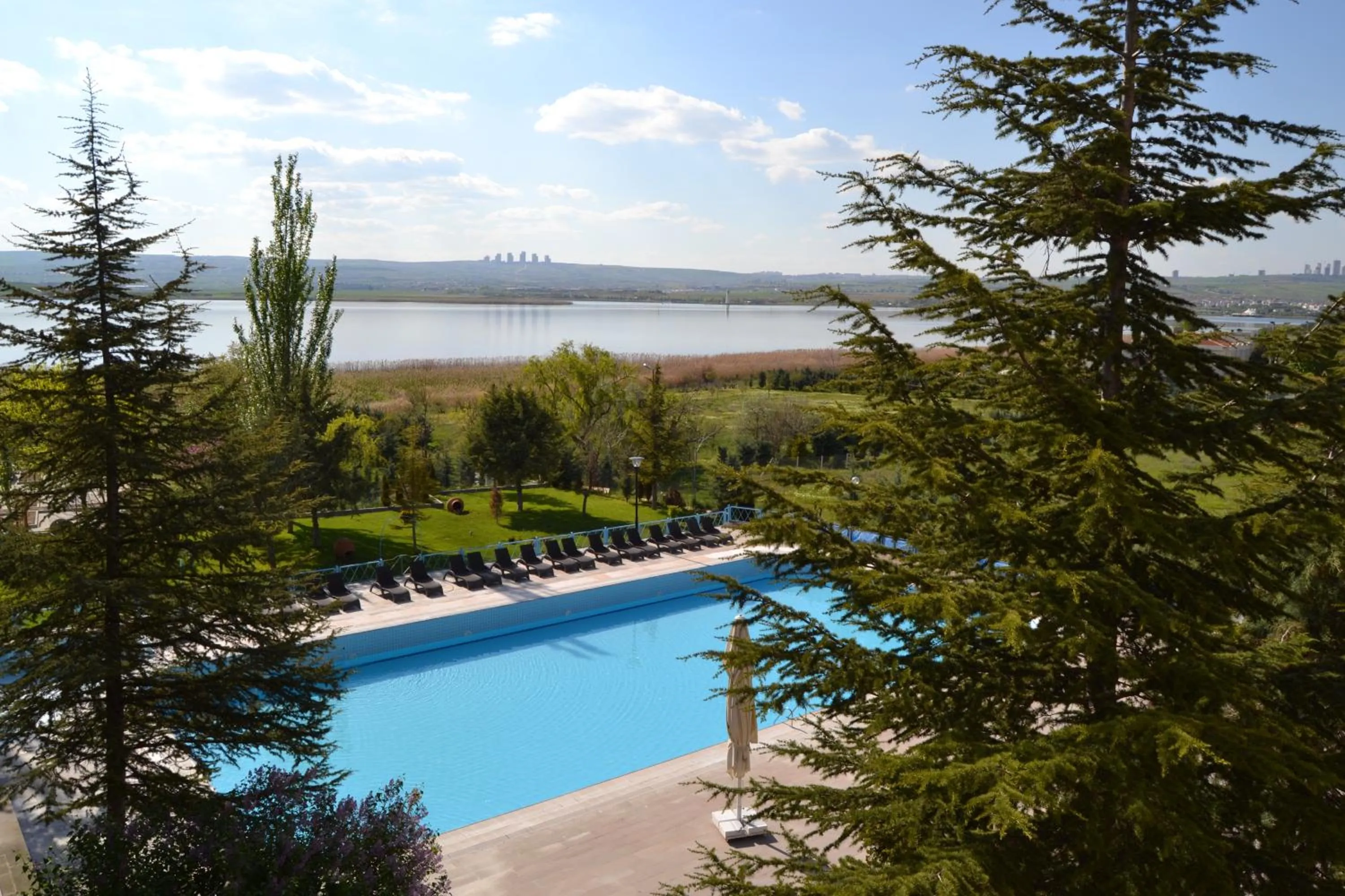 Lake view in Ulasan Hotel Caravan Camping