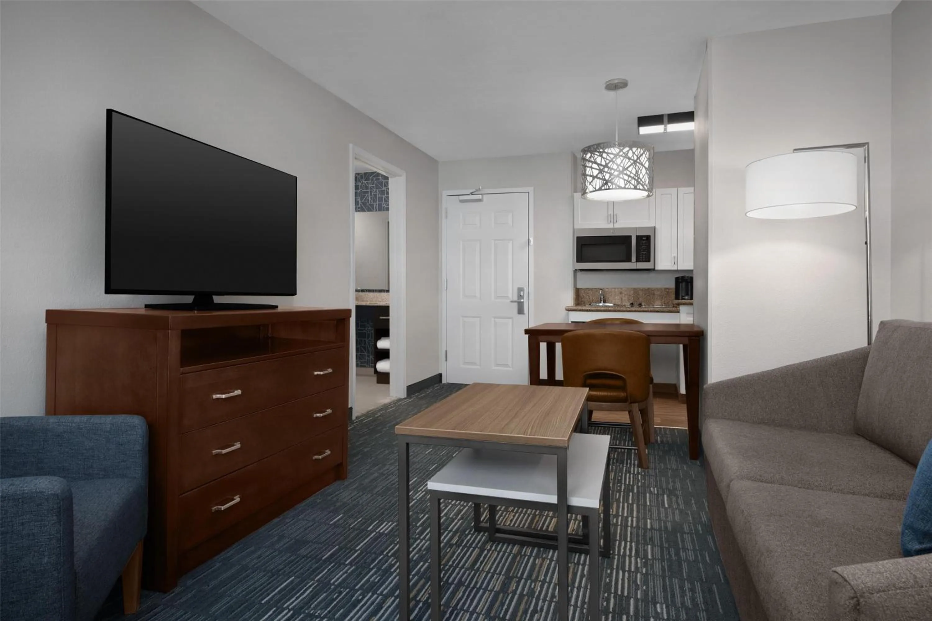 Living room in Homewood Suites by Hilton Newark-Cranford