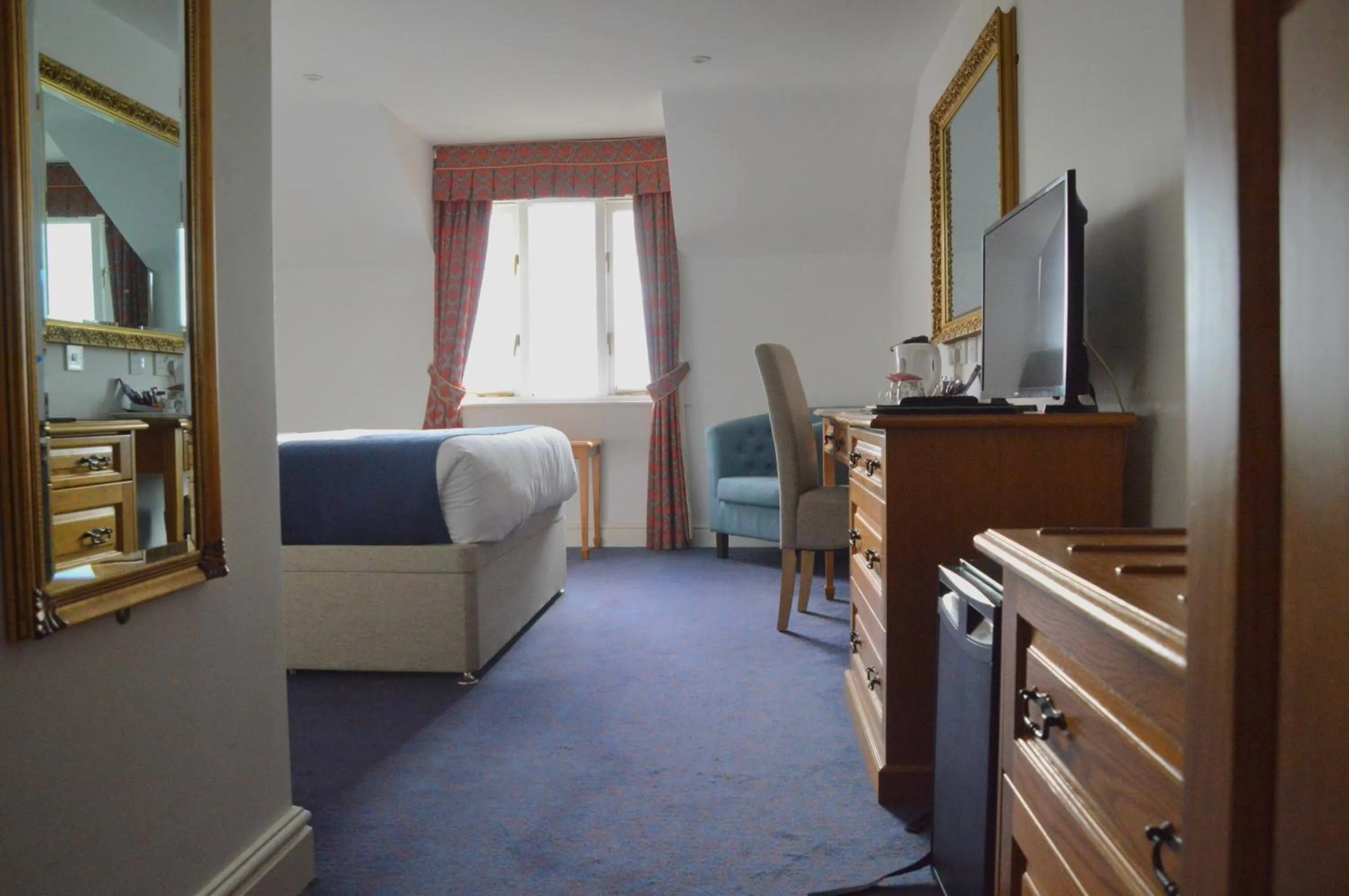 Bedroom, Bed in The Old Ram Coaching Inn