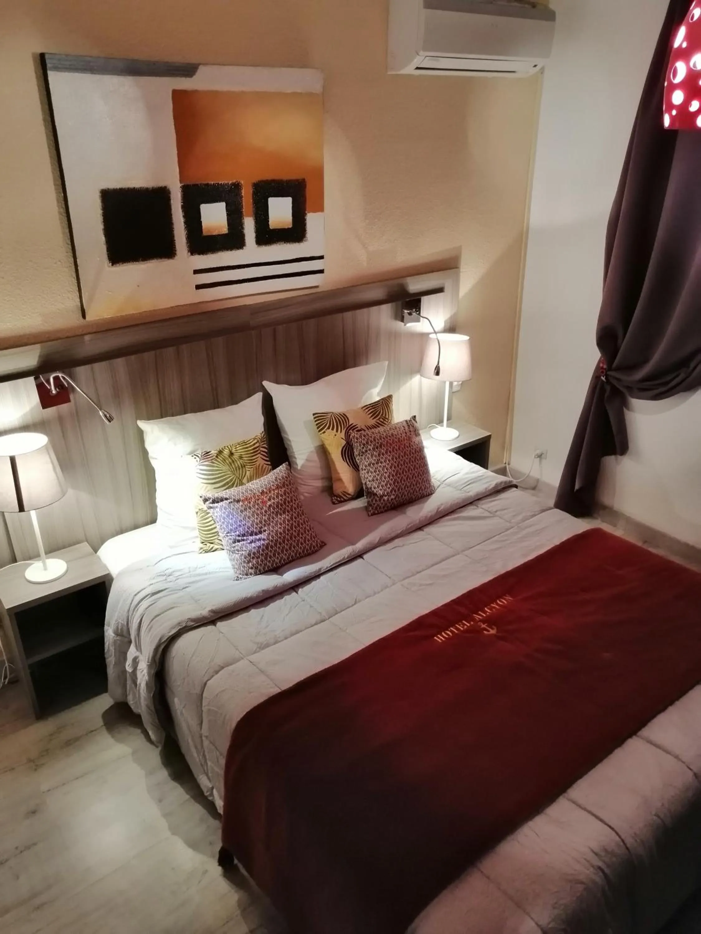 Bed in Hotel Alcyon