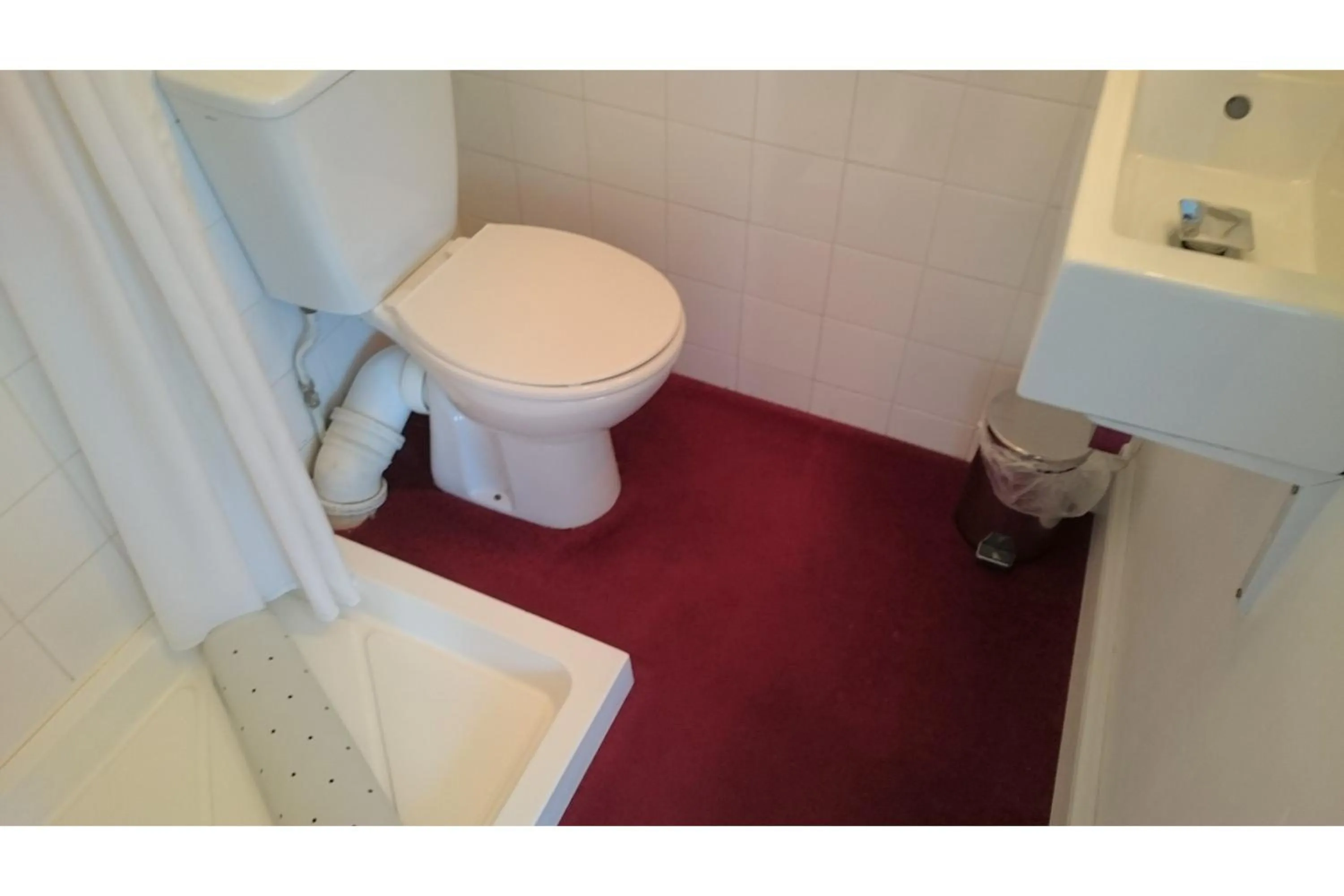 Bathroom in The Belgrave Hotel Tenby