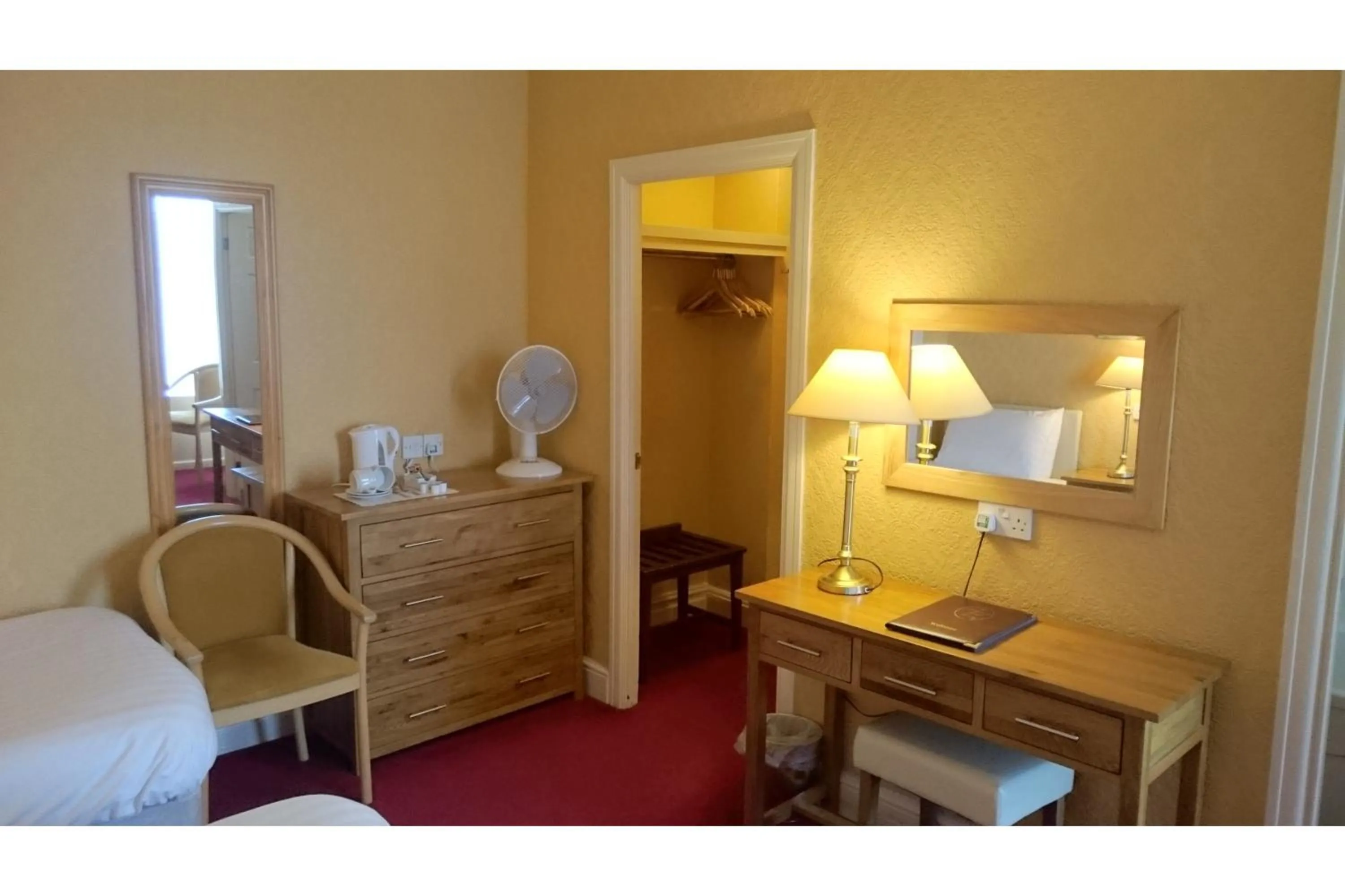 Bedroom, Bed in The Belgrave Hotel Tenby