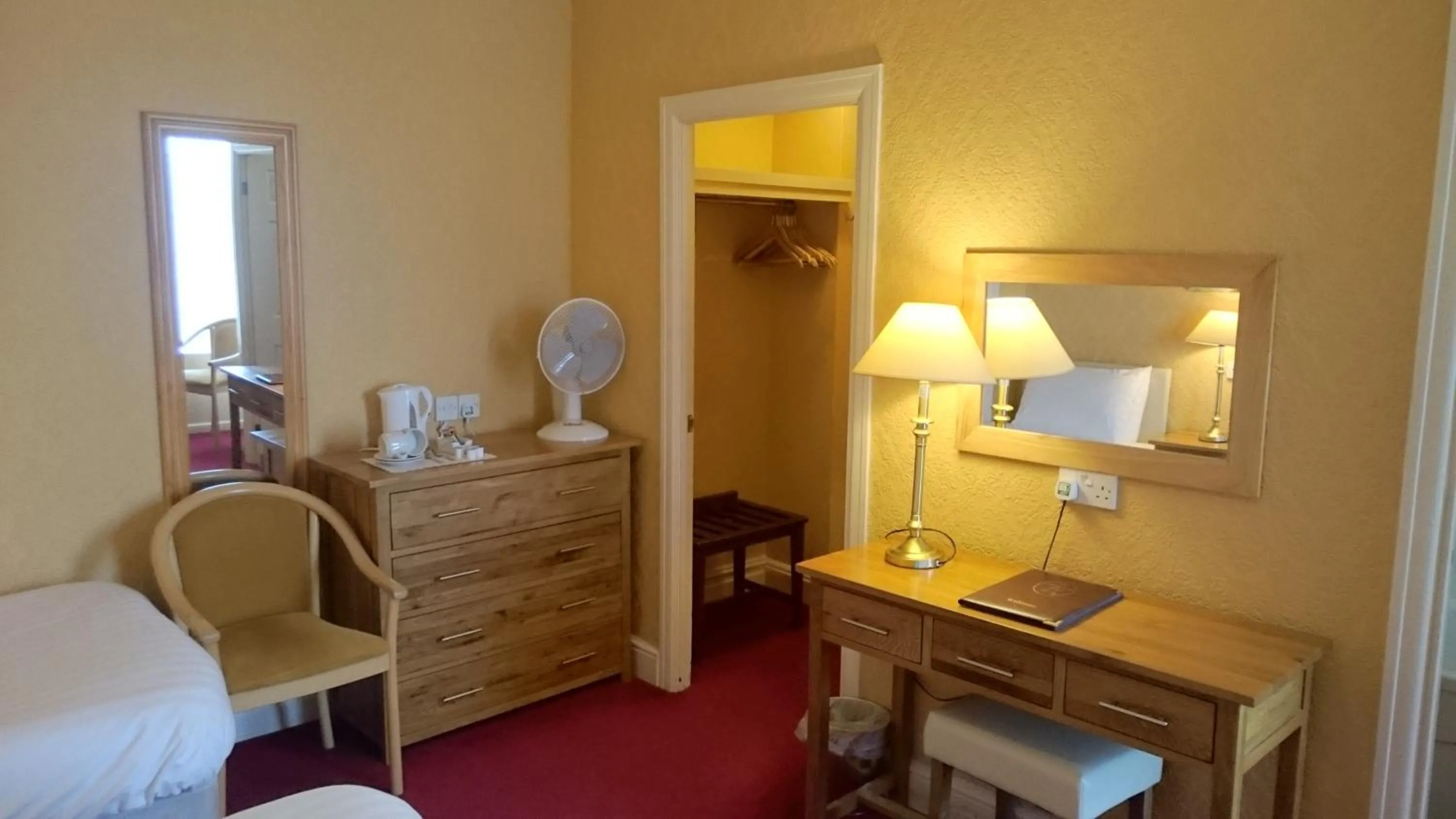 Bedroom, Bed in The Belgrave Hotel Tenby