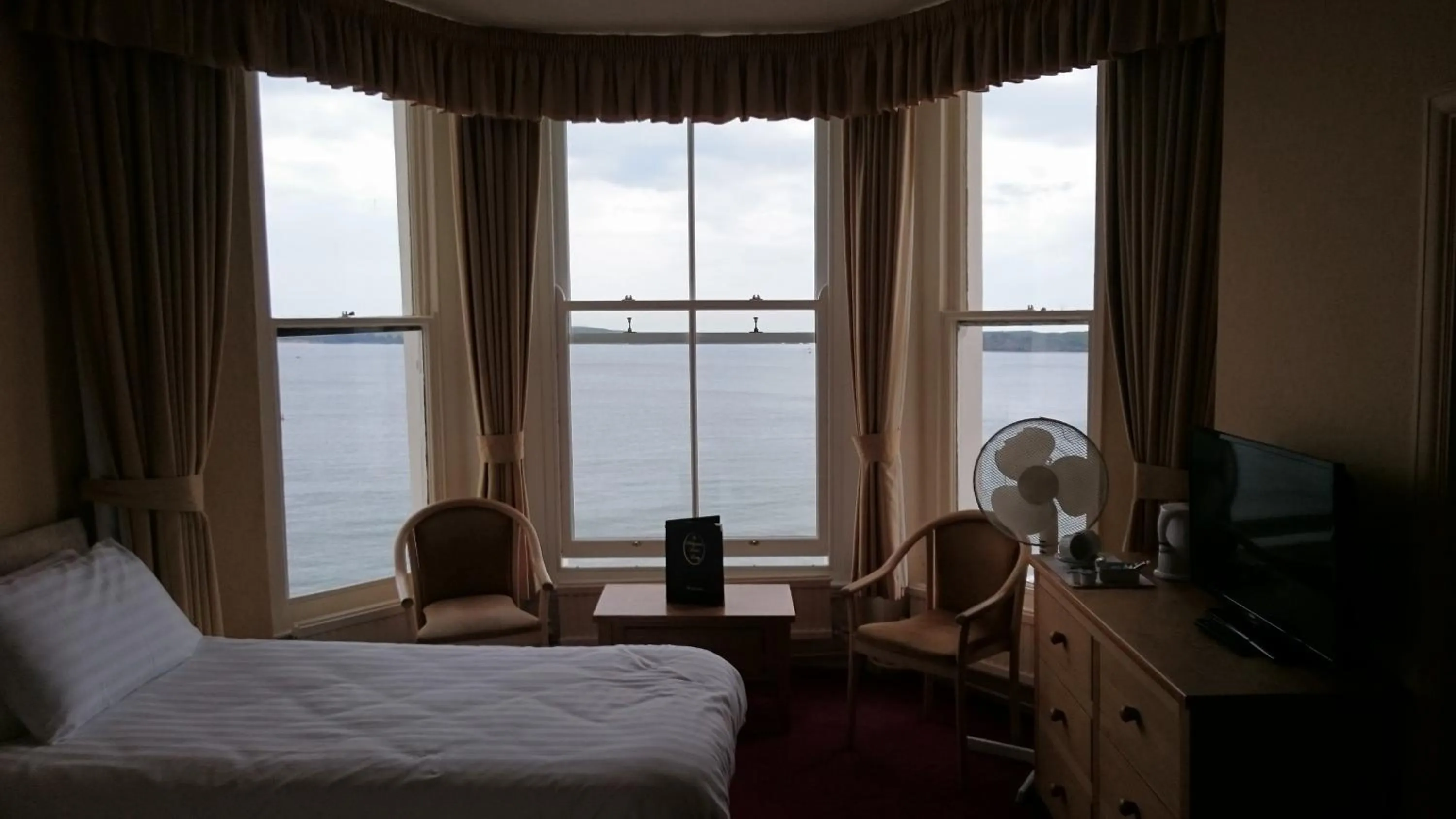 Bedroom, Bed in The Belgrave Hotel Tenby