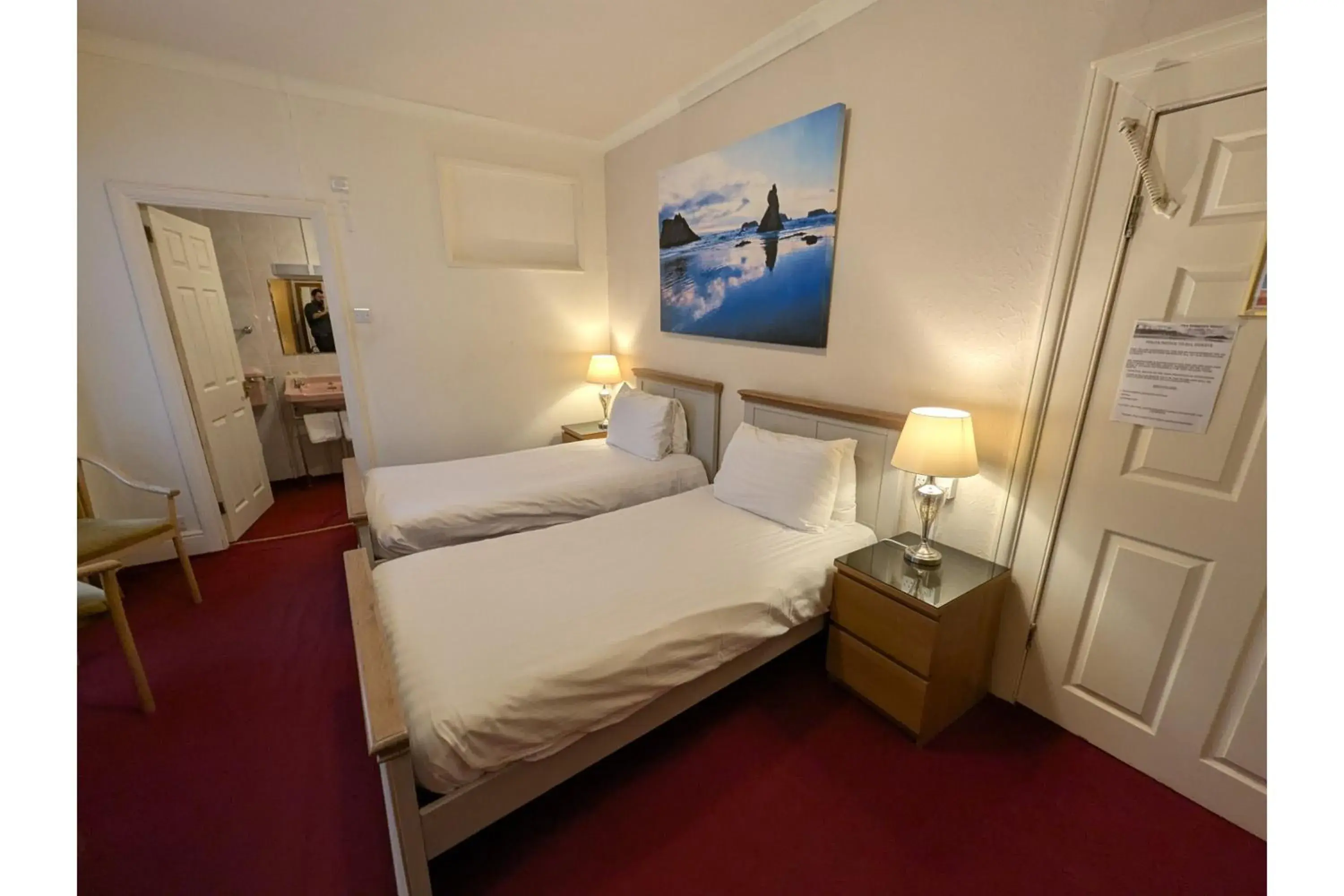 Standard Twin Room in The Belgrave Hotel Tenby Standard Twin Room in The Belgrave Hotel Tenby