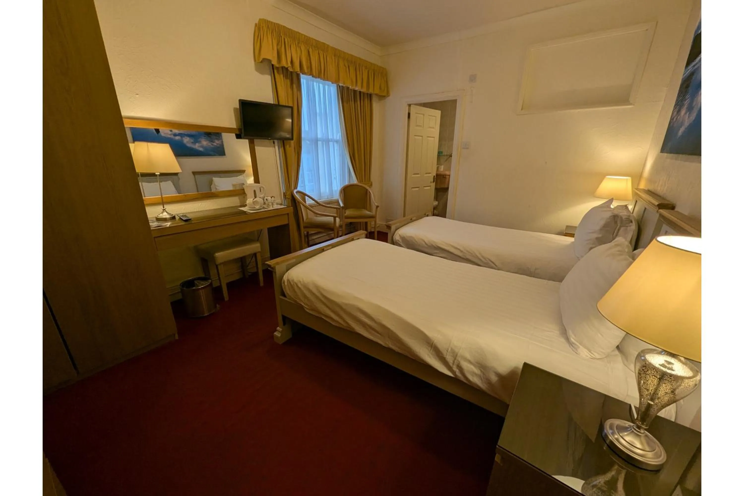 Bedroom, Bed in The Belgrave Hotel Tenby