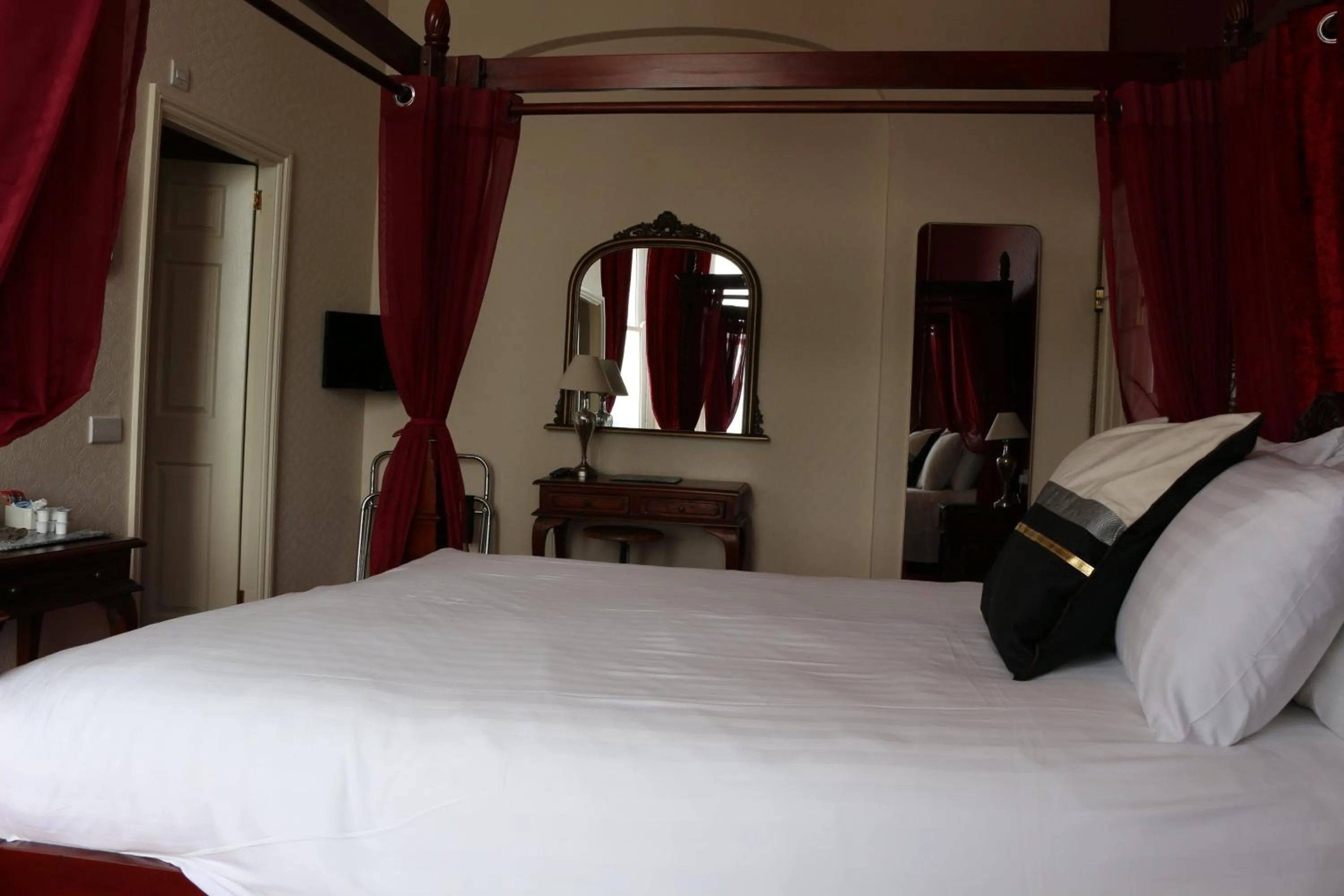 Bedroom, Bed in The Belgrave Hotel Tenby
