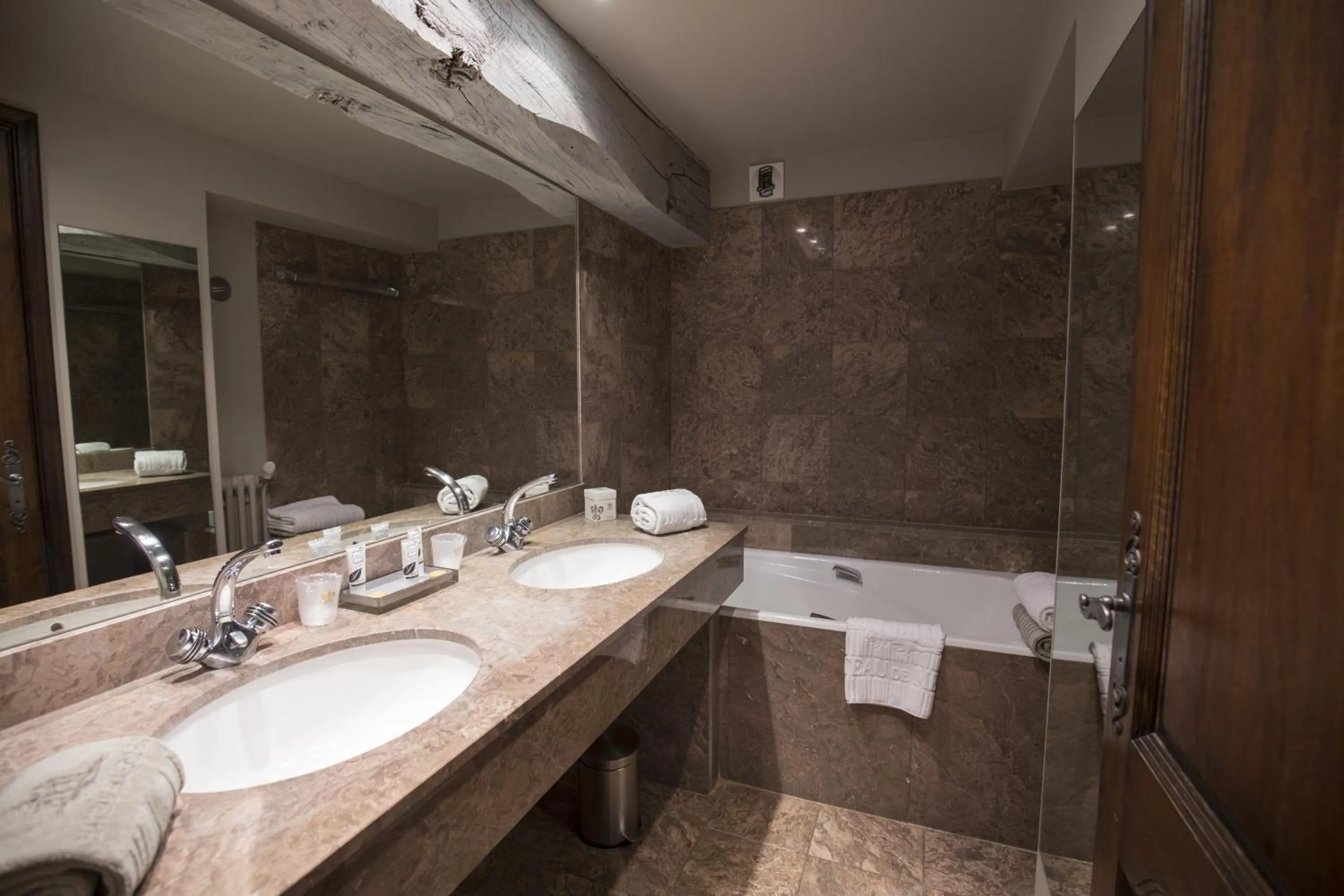 Bathroom in Château de Mercuès