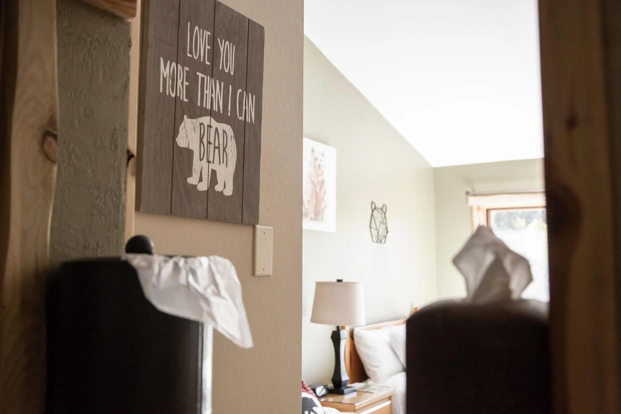 Bed in Arrowhead Mountain Lodge