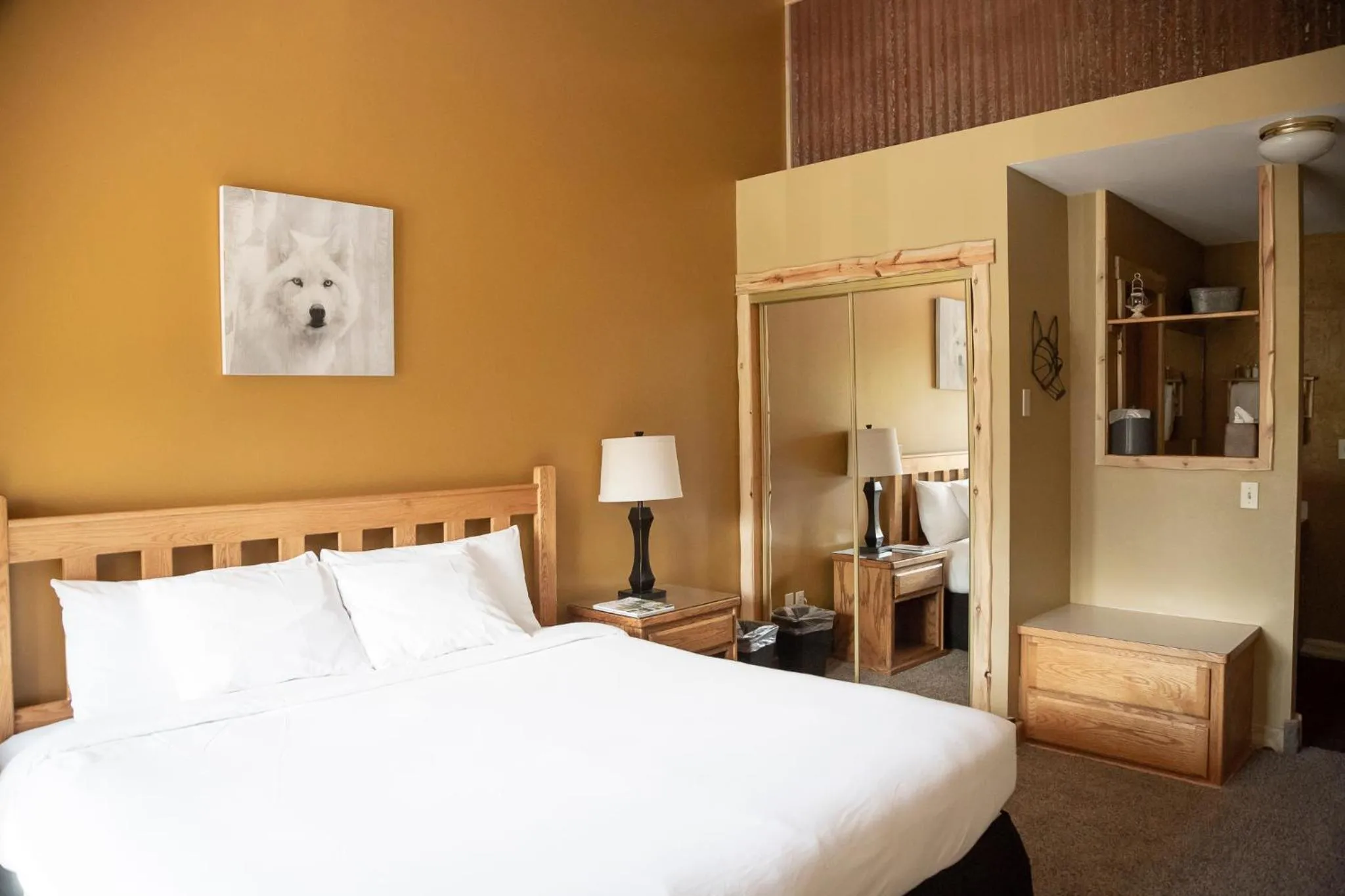 Bed in Arrowhead Mountain Lodge