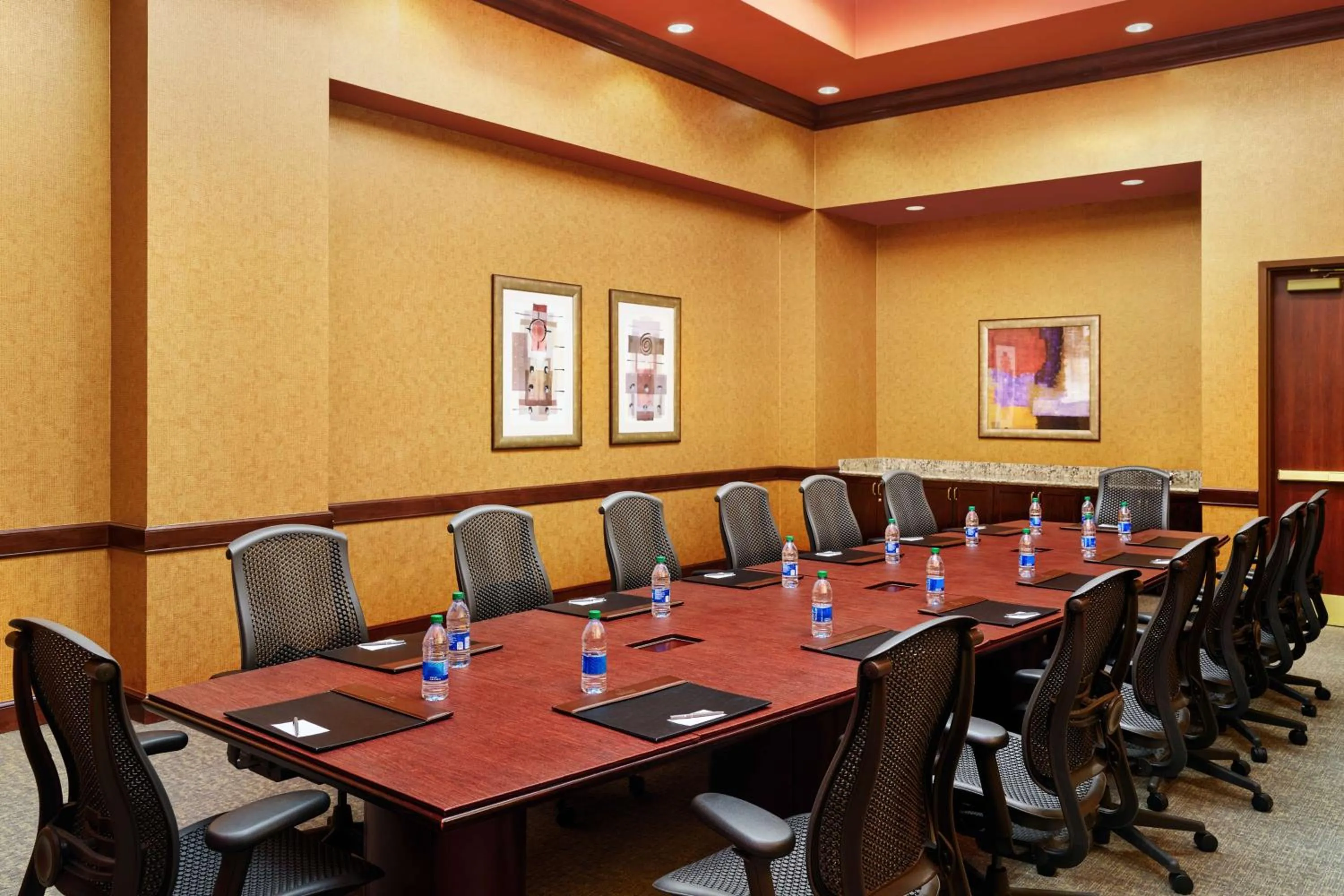 Meeting/conference room in Embassy Suites by Hilton Charlotte Concord Golf Resort & Spa