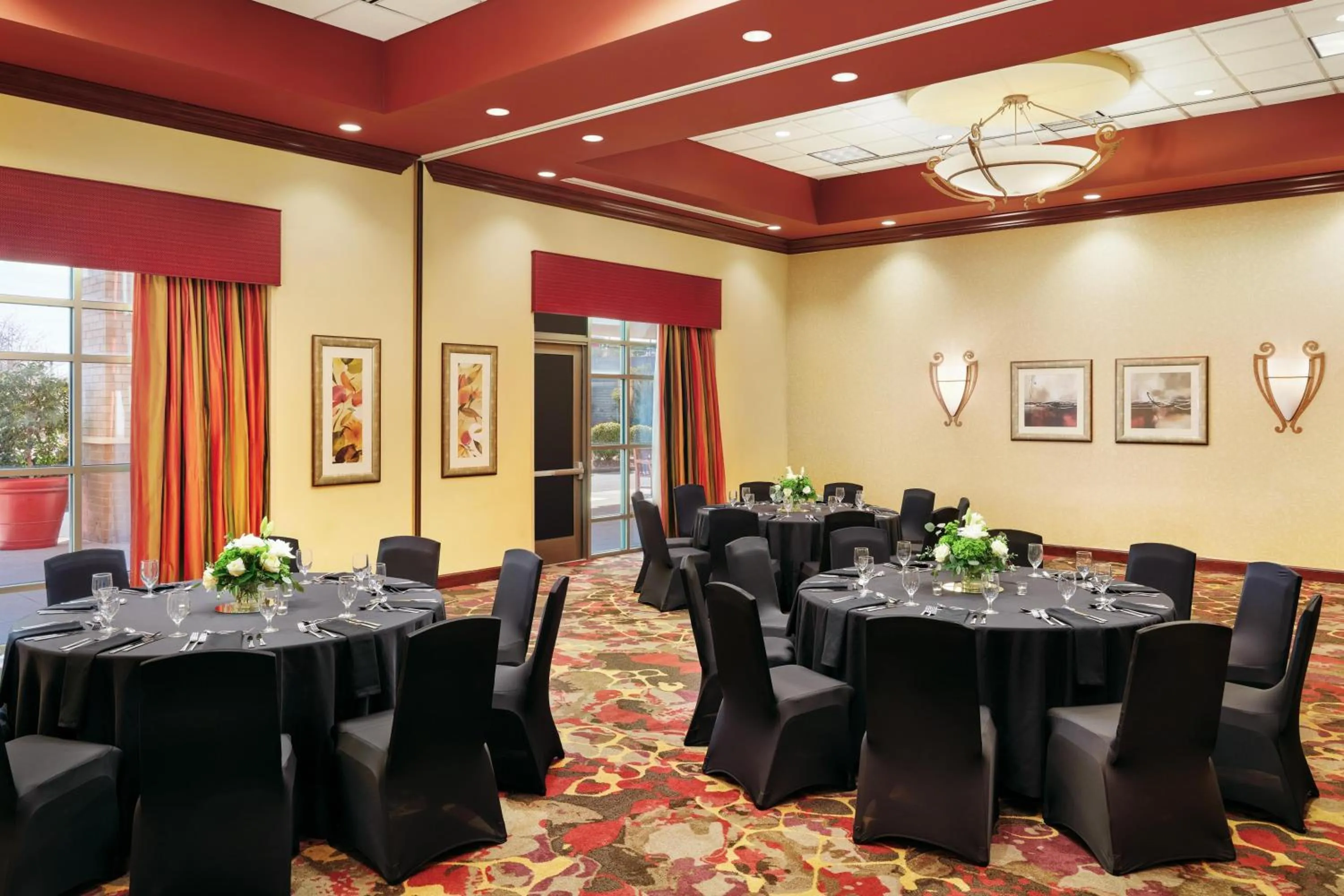 Meeting/conference room in Embassy Suites by Hilton Charlotte Concord Golf Resort & Spa