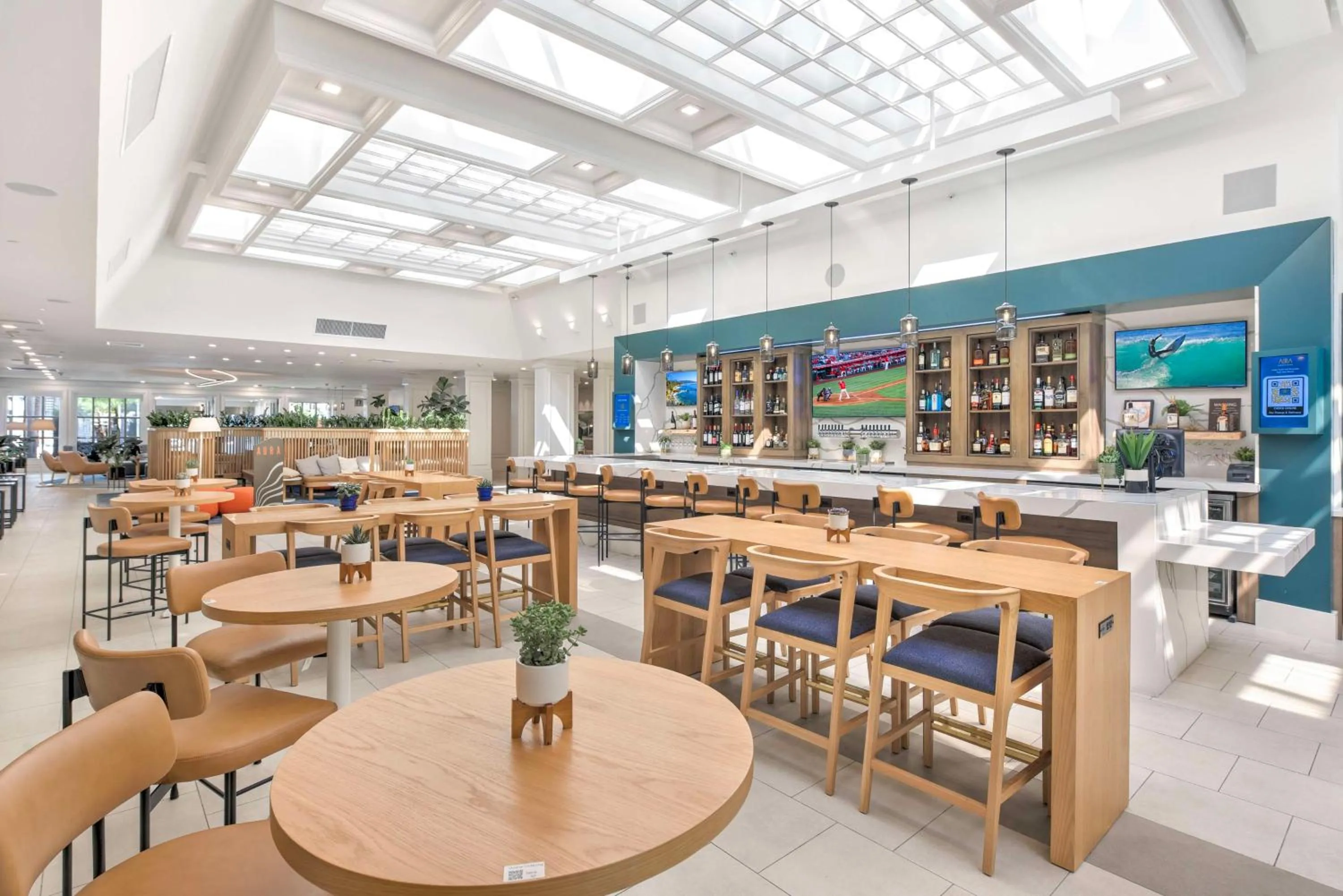 Lounge or bar in Hilton Irvine/Orange County Airport