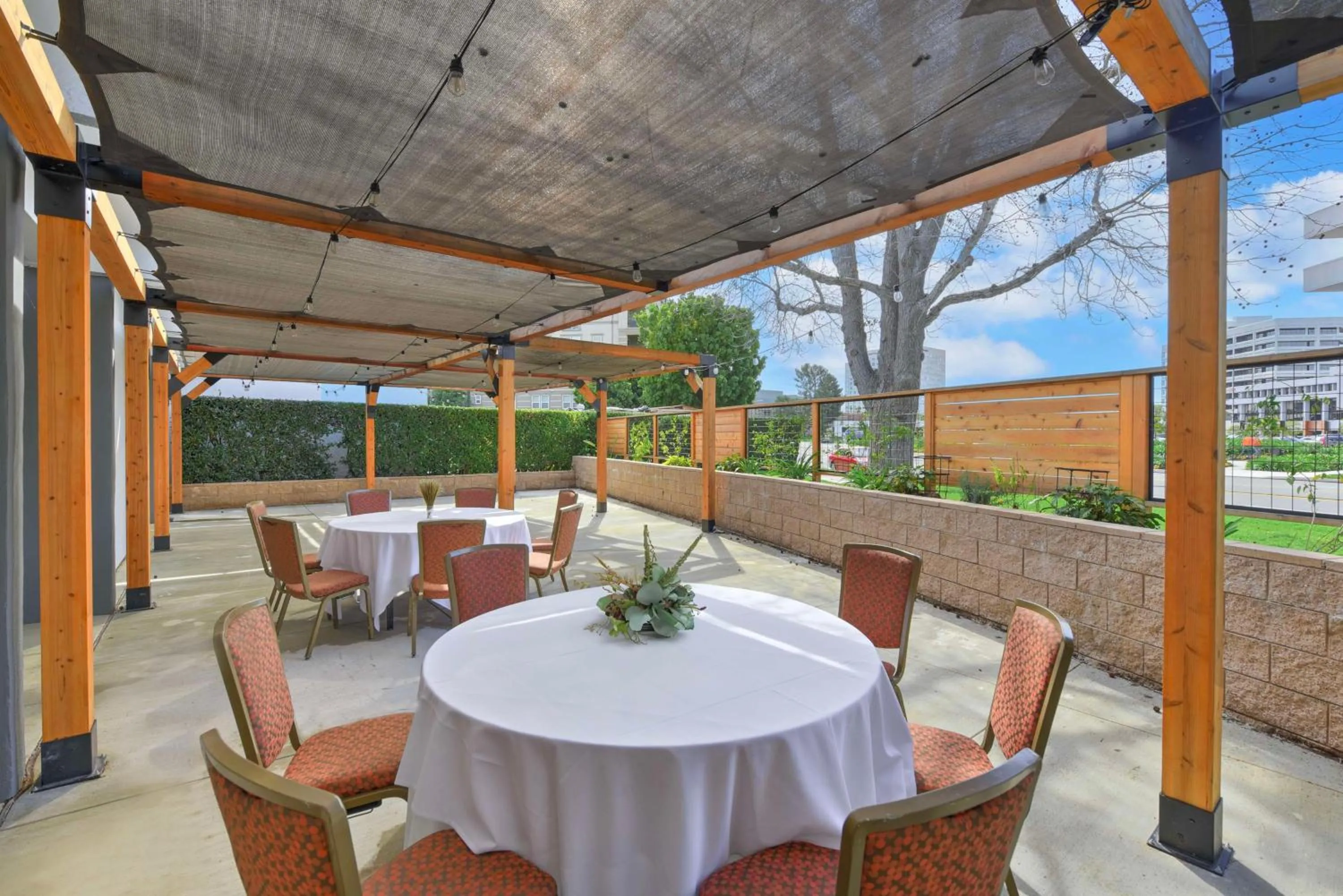 Patio in Hilton Irvine/Orange County Airport