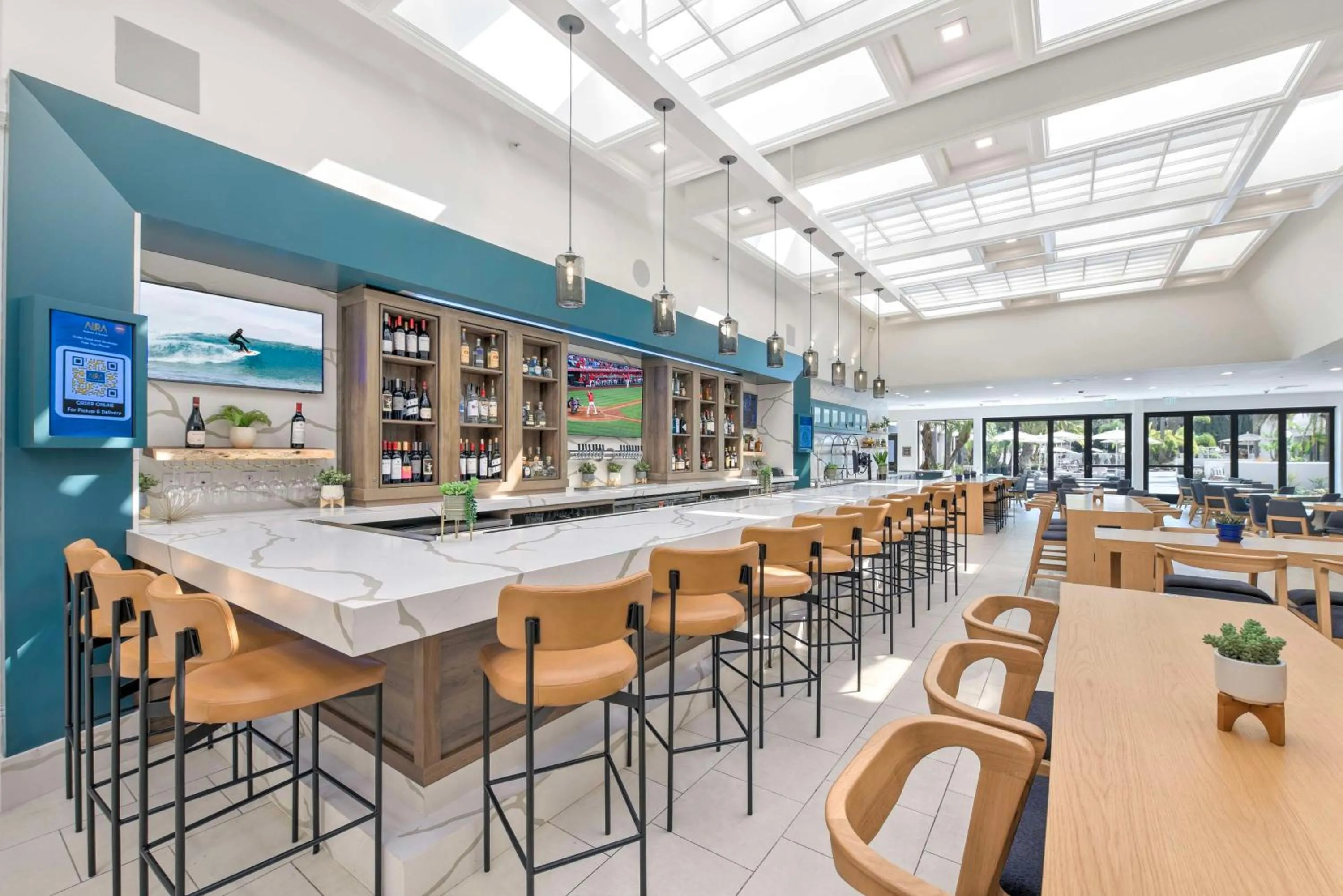 Lounge or bar in Hilton Irvine/Orange County Airport