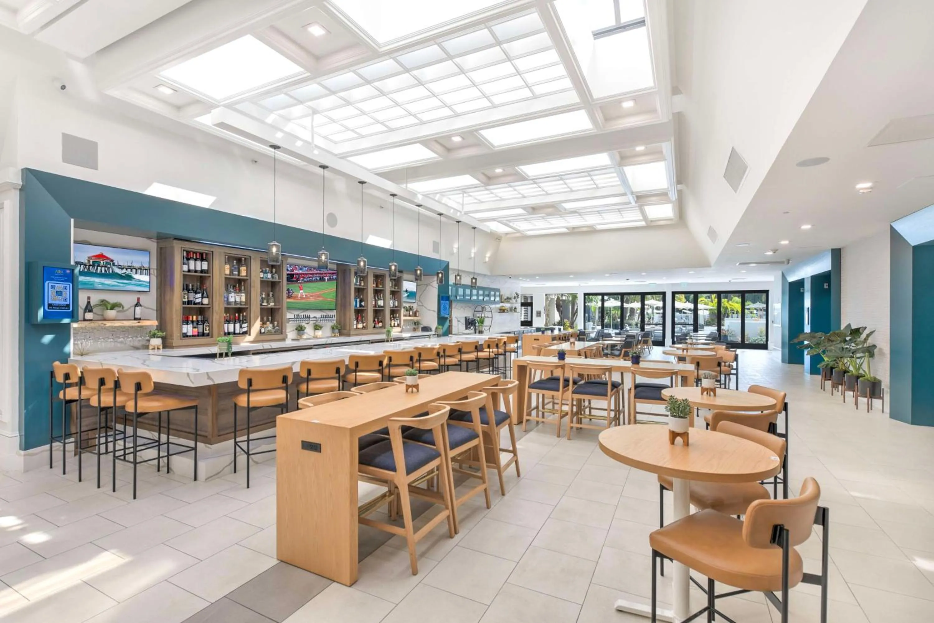 Lounge or bar in Hilton Irvine/Orange County Airport