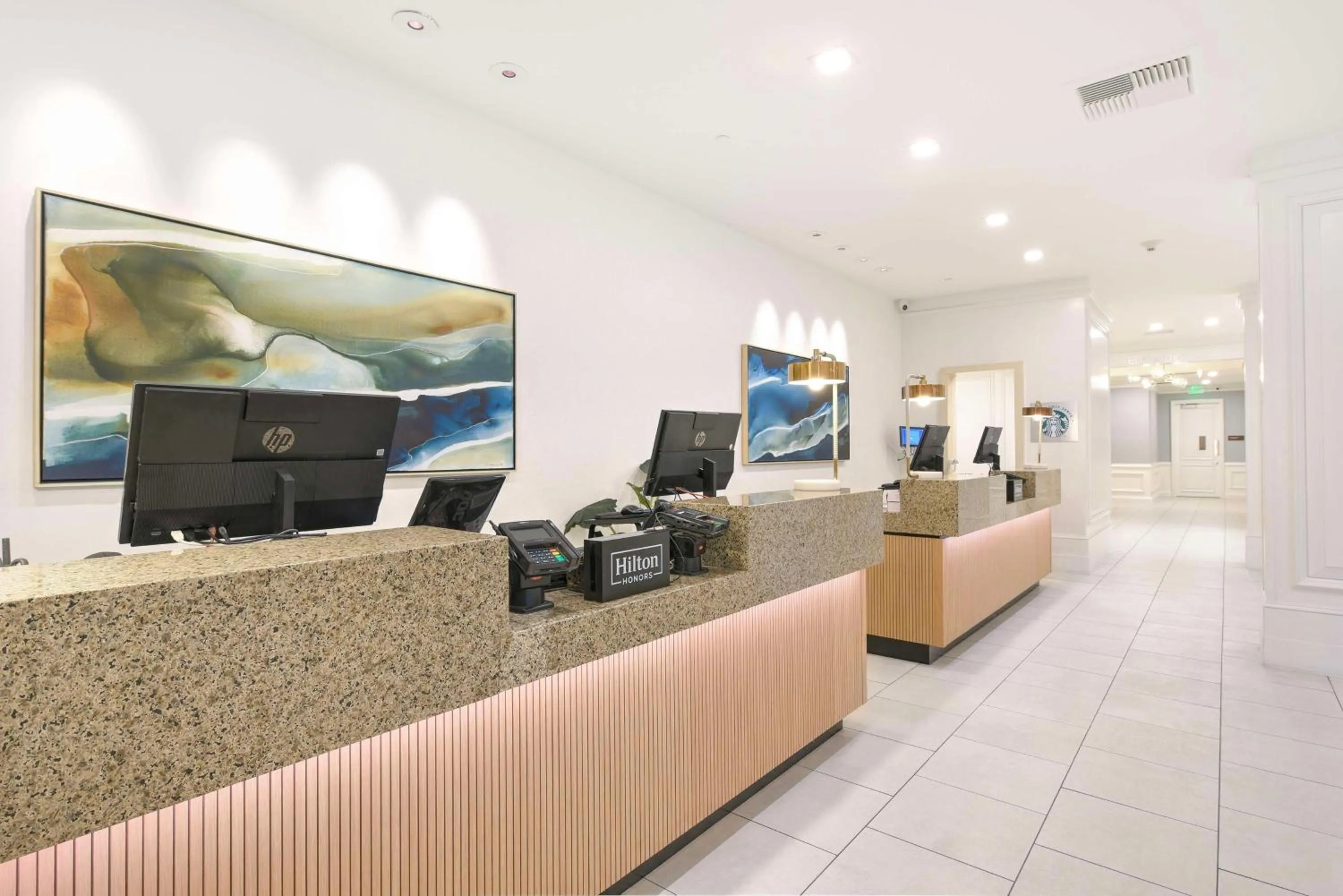 Lobby or reception in Hilton Irvine/Orange County Airport