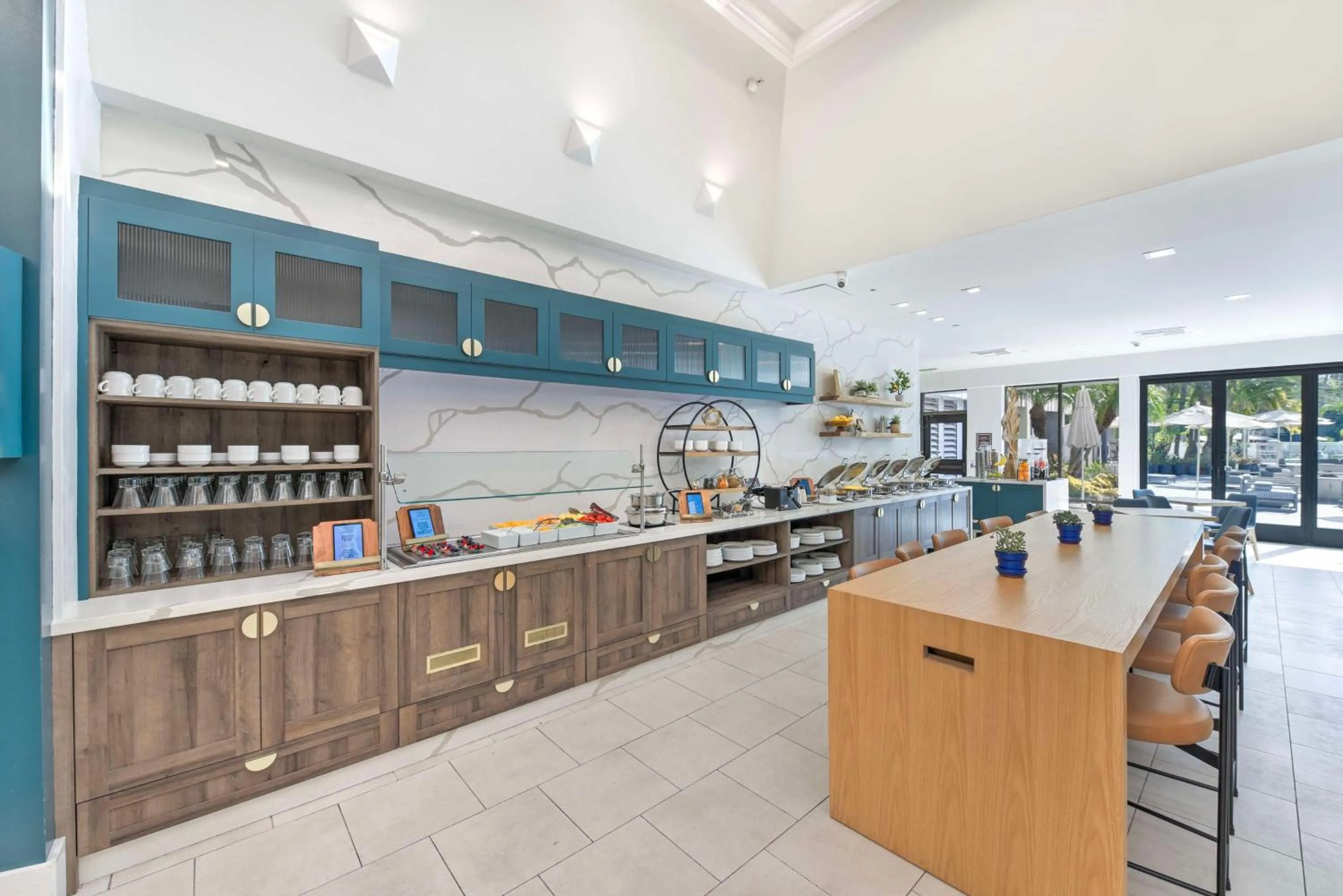 Restaurant/places to eat in Hilton Irvine/Orange County Airport