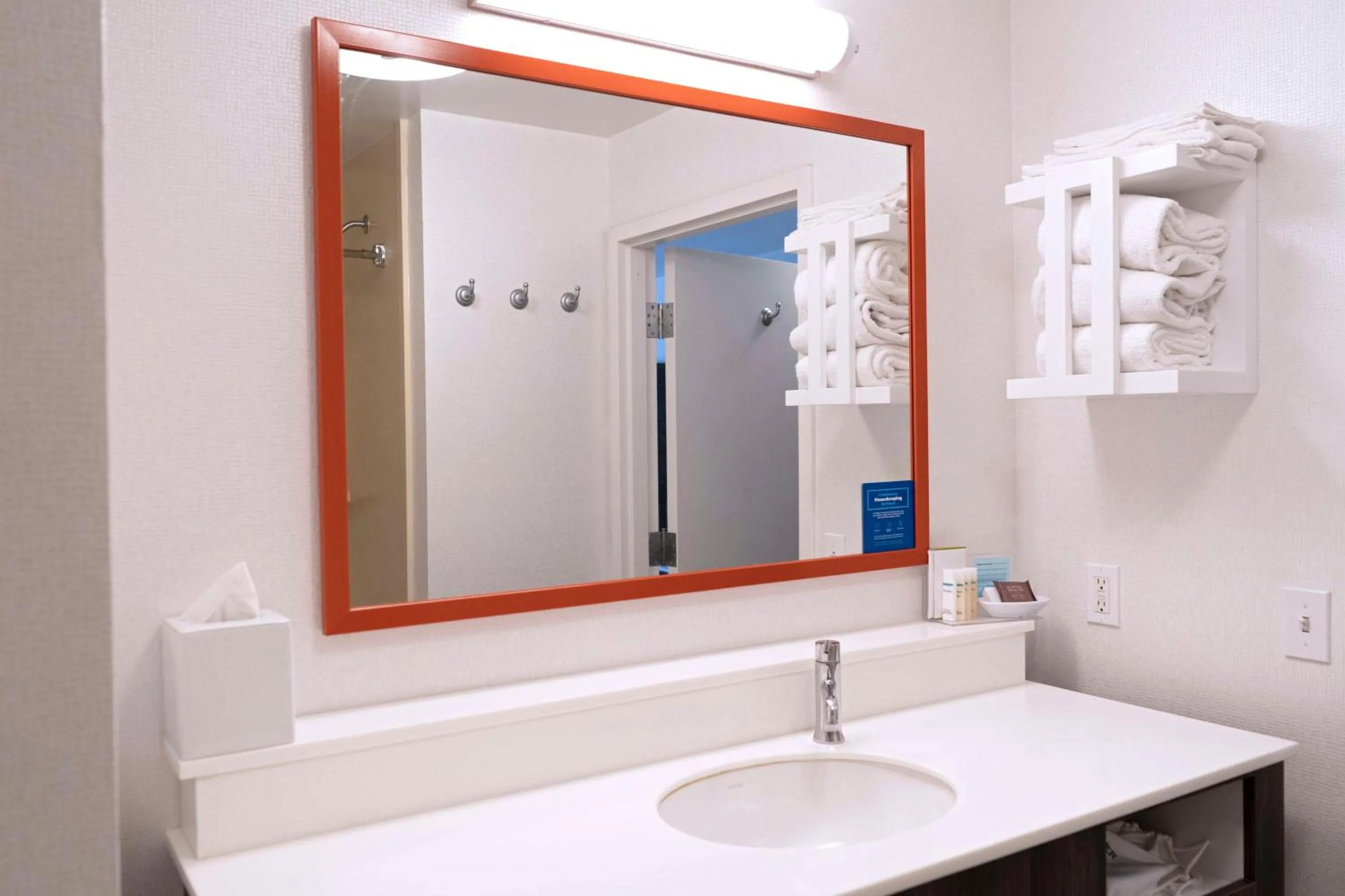 Bathroom in Hampton Inn & Suites Seal Beach