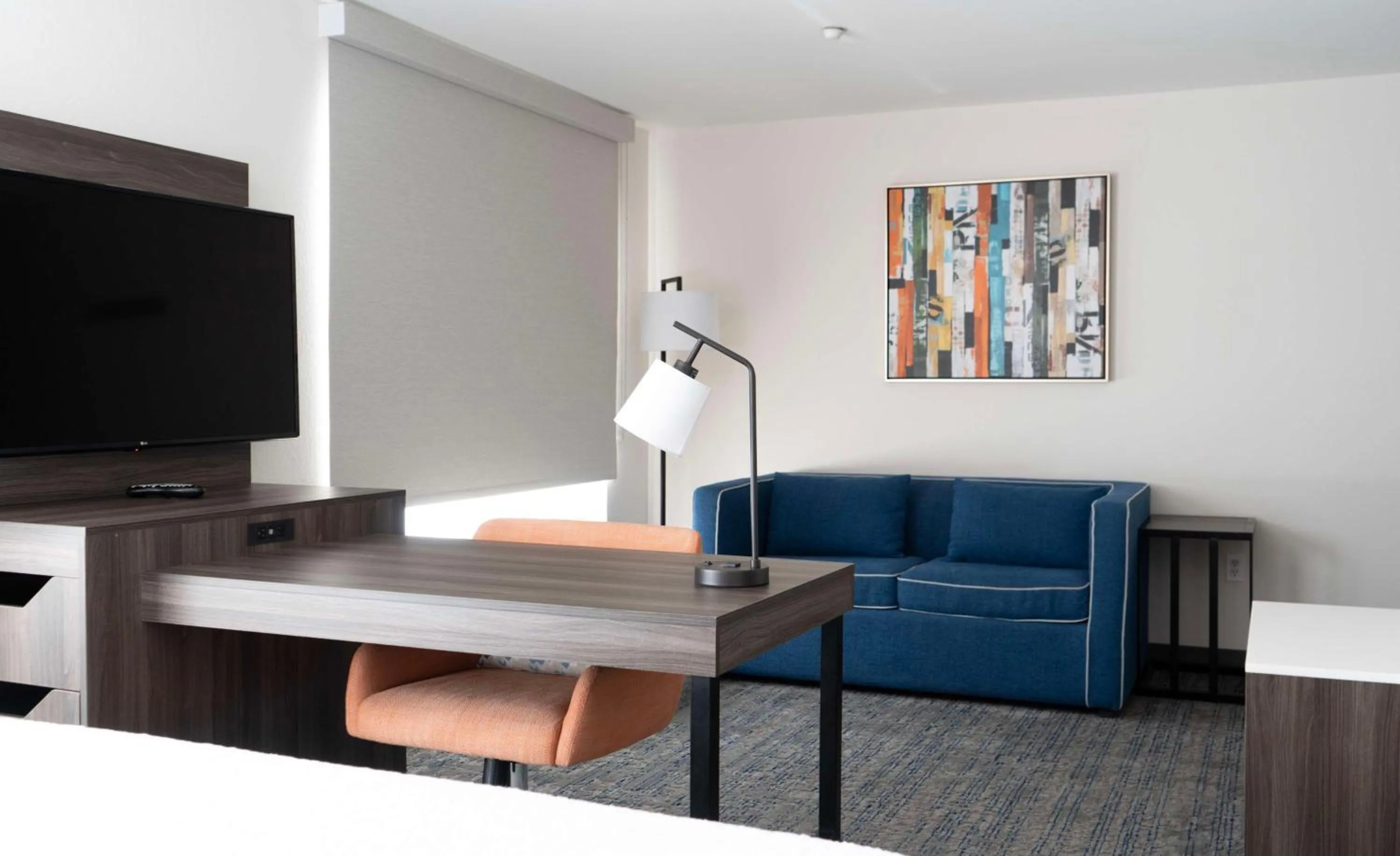 Bedroom in Hampton Inn & Suites Seal Beach