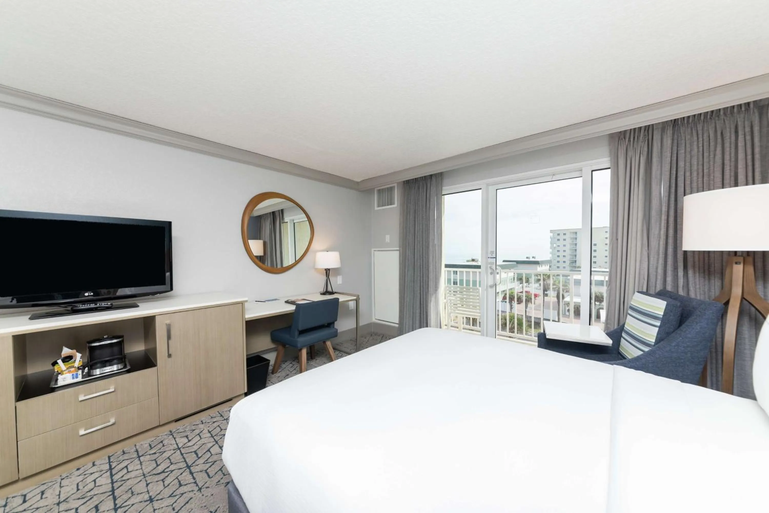 Bedroom, Bed in Hilton Melbourne Beach Oceanfront
