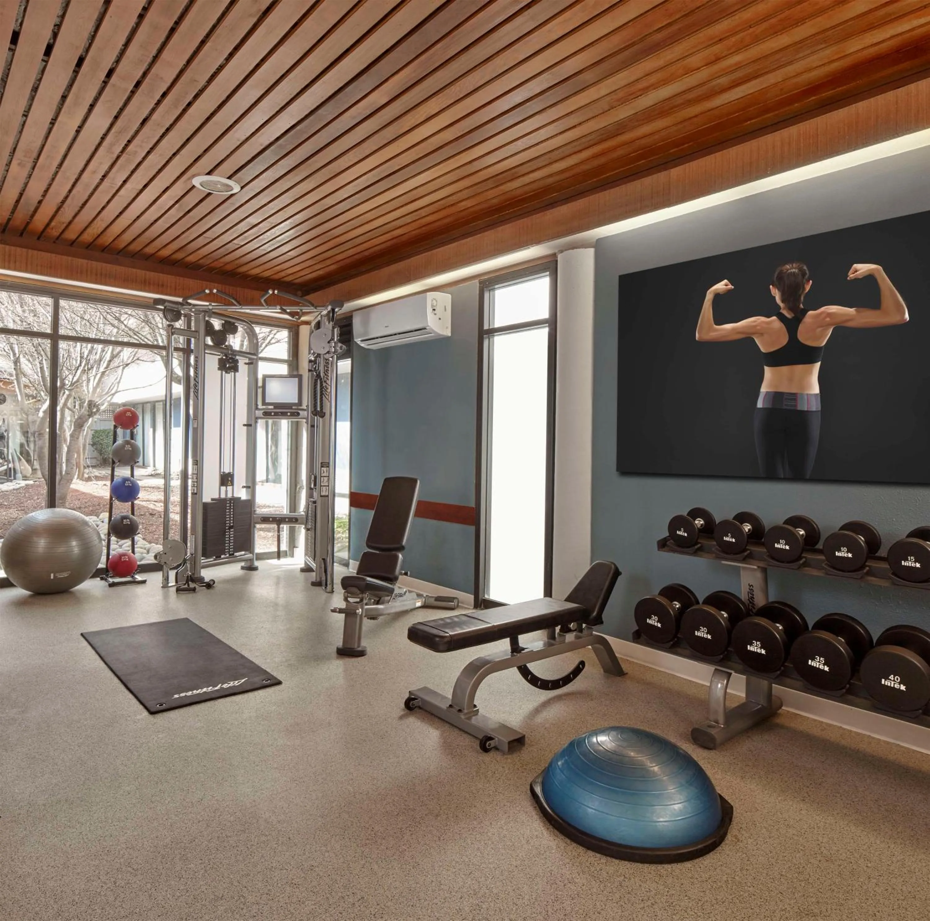 Fitness centre/facilities in DoubleTree by Hilton Hotel Berkeley Marina