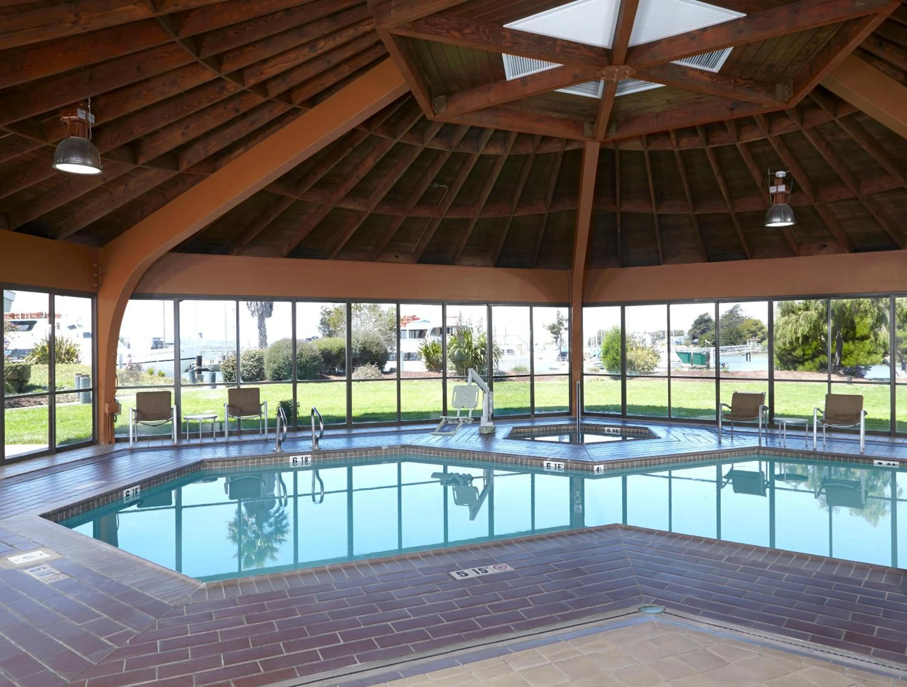 Swimming pool in DoubleTree by Hilton Hotel Berkeley Marina
